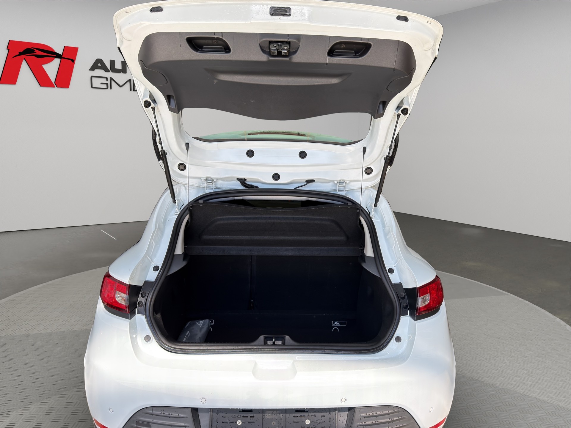 RENAULT Clio 0.9 Zen-image-8