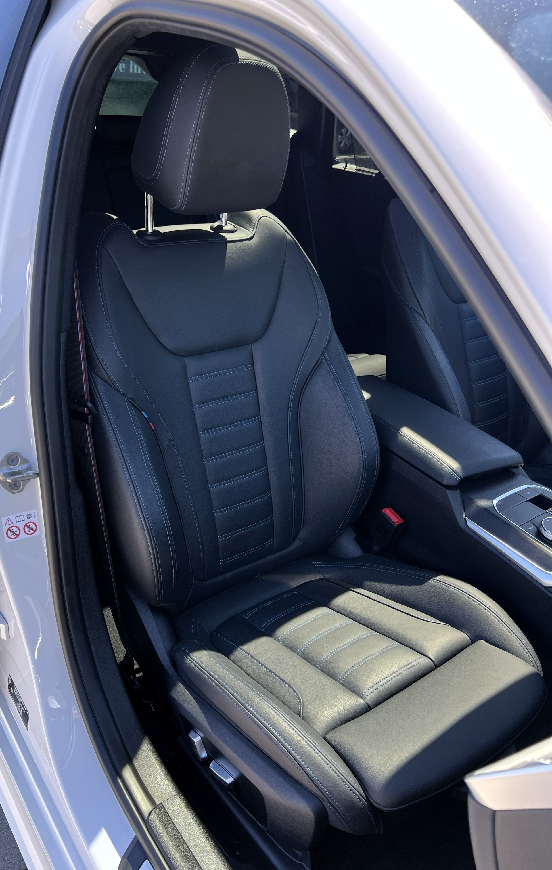 BMW 330i Touring xDrive Steptronic M Sport Pro-image-17
