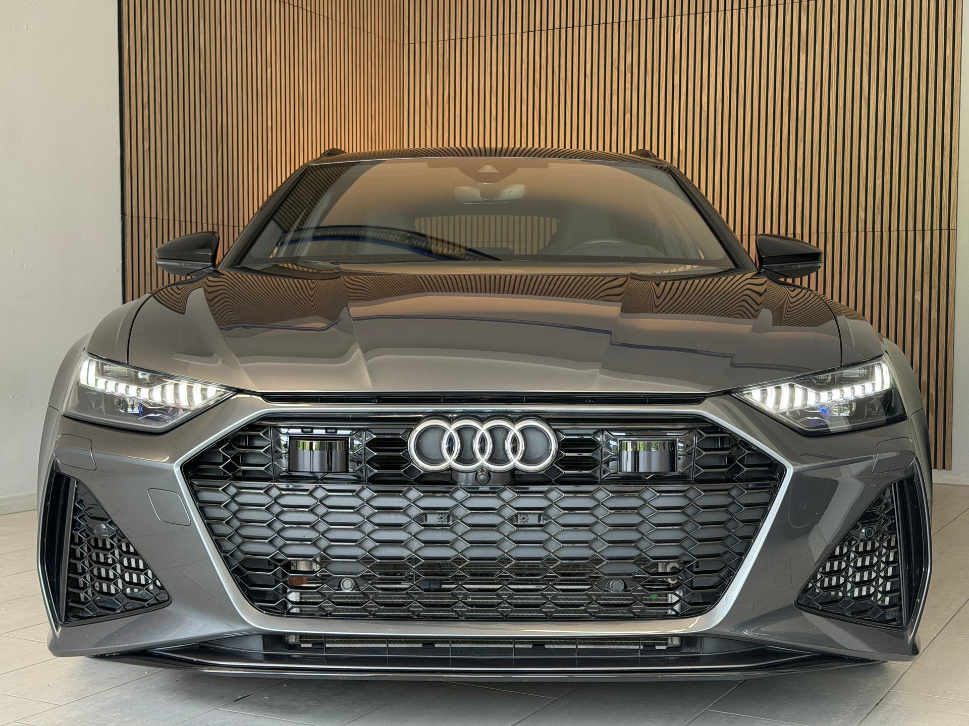 AUDI RS6 Avant 4.0 TFSI V8 quattro-showroom-element-3