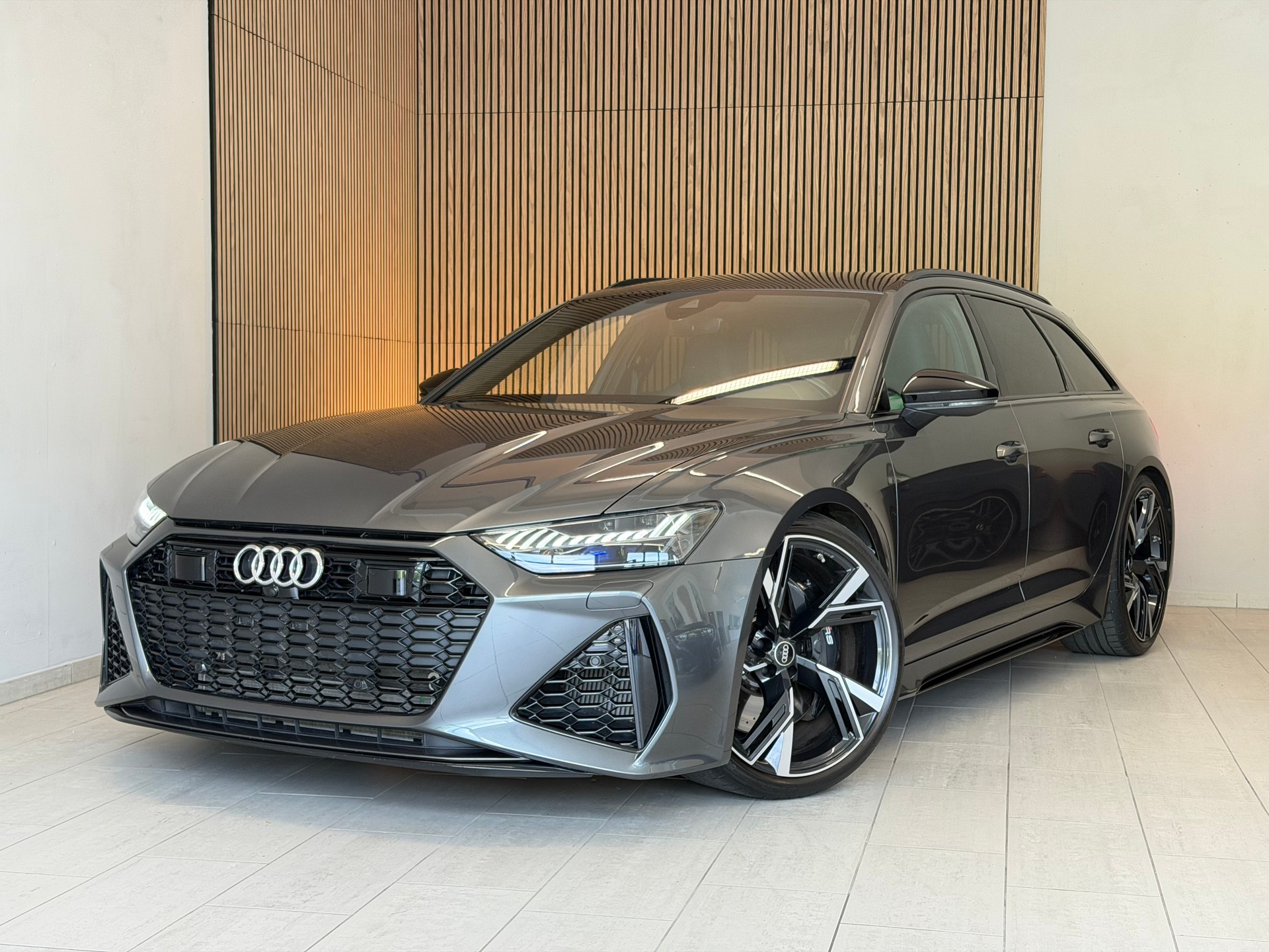 AUDI RS6 Avant 4.0 TFSI V8 quattro