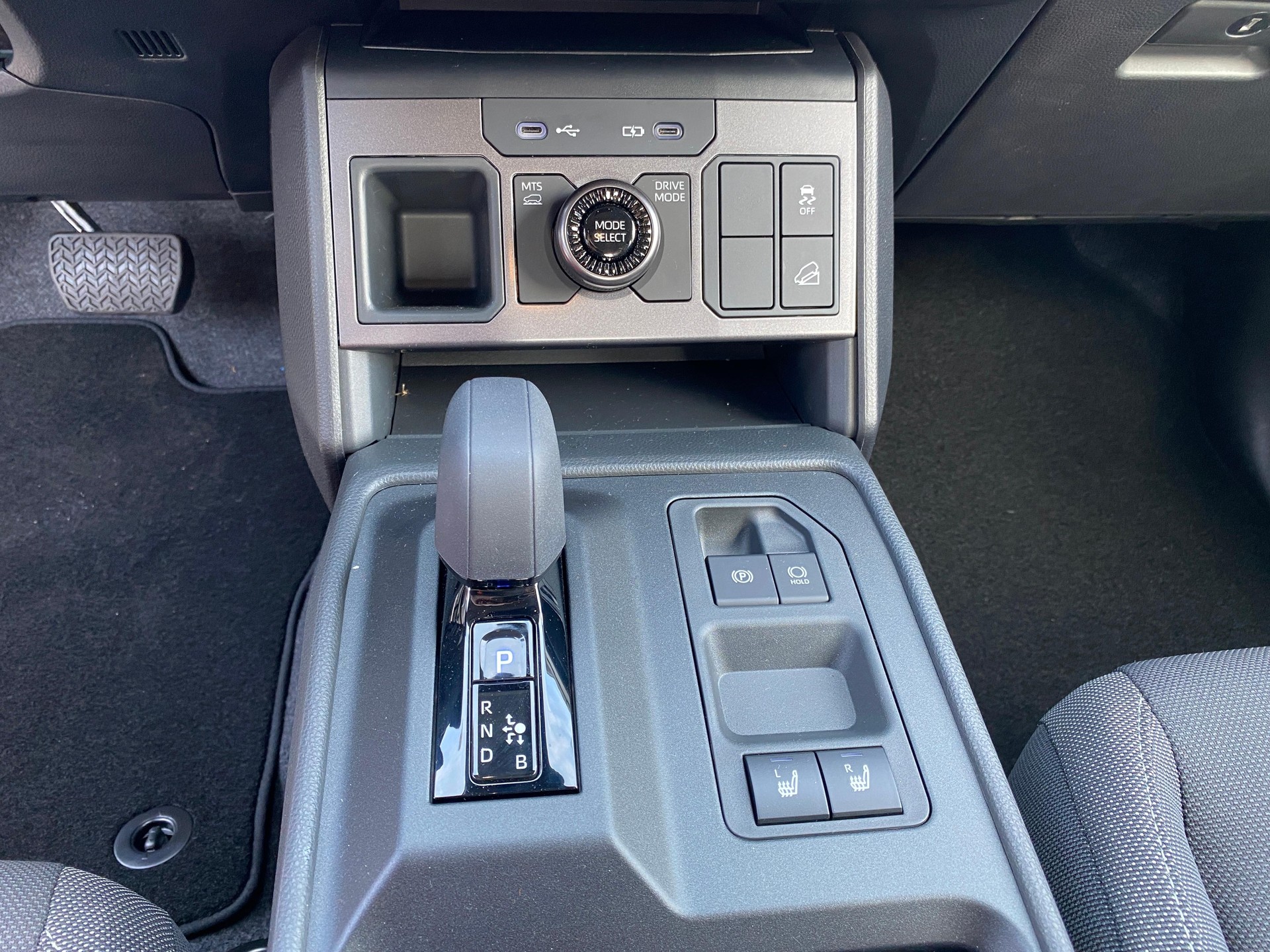 TOYOTA Hilux EV 59KWh Comfort-image-13
