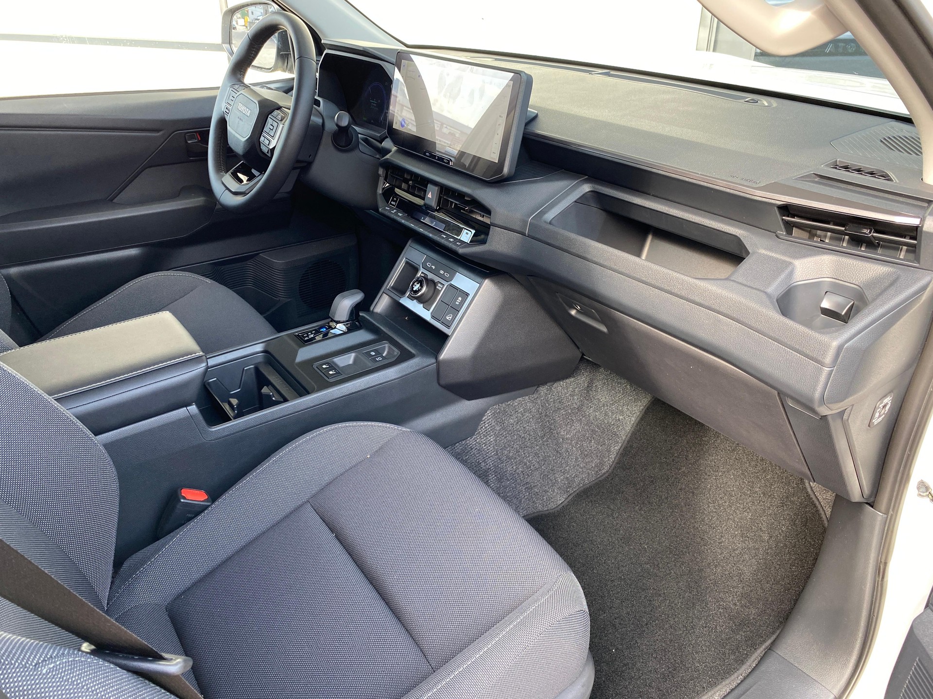 TOYOTA Hilux EV 59KWh Comfort-image-5