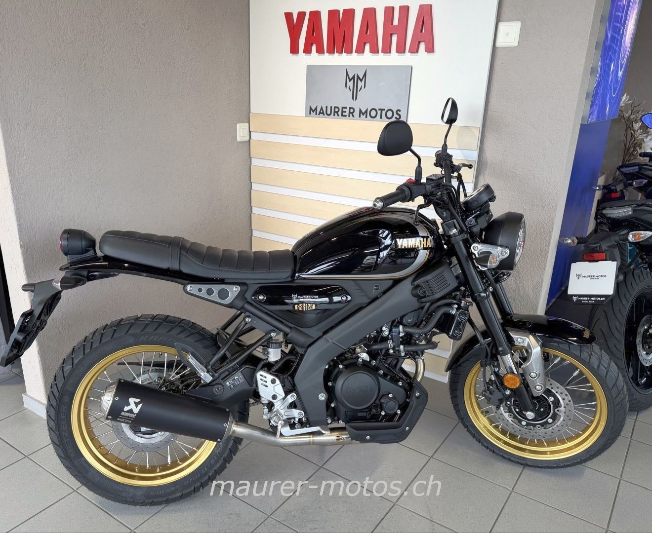 YAMAHA XSR125 LEGACY AKRAPOVIC-showroom-element-2