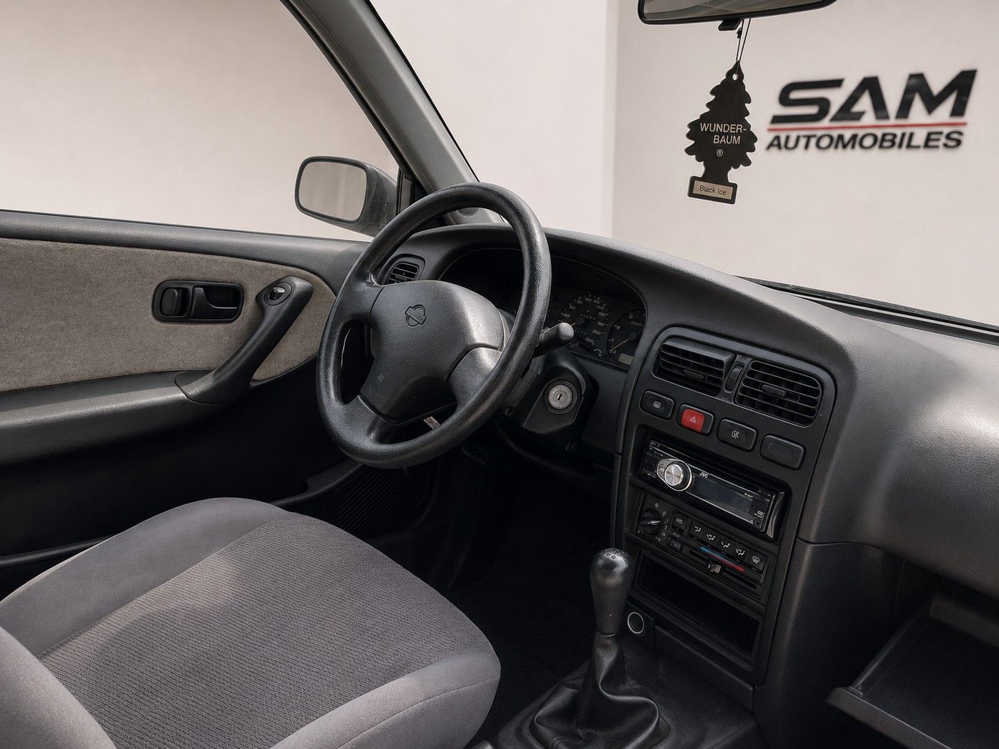 NISSAN Primera 2.0 SRi-image-4