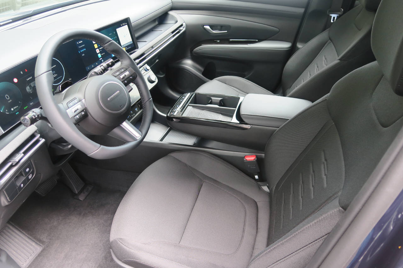 HYUNDAI Tucson 1.6 T-GDi HEV Origo Black Line 4x4-image-3