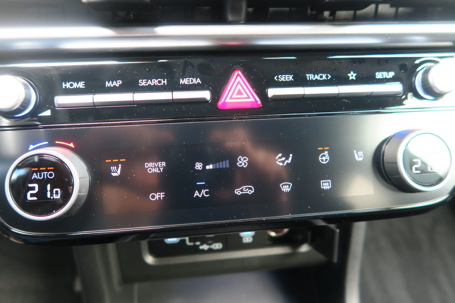 HYUNDAI Tucson 1.6 T-GDi HEV Origo Black Line 4x4-image-11