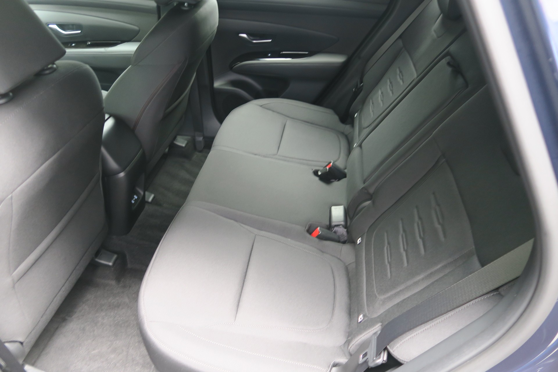HYUNDAI Tucson 1.6 T-GDi HEV Origo Black Line 4x4-image-14
