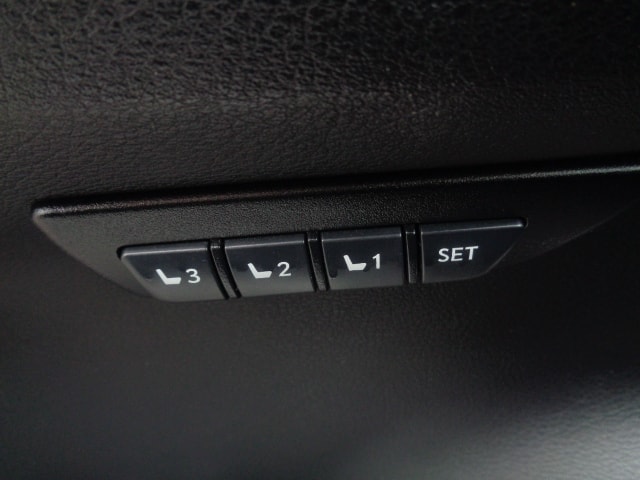 LEXUS NX 300h excellence E-Four Automatic-image-11