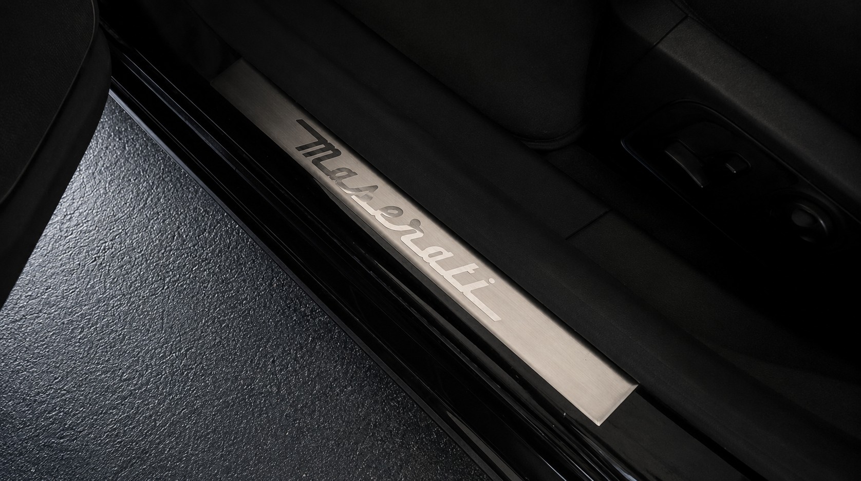 MASERATI Ghibli 3.0 V6-image-2