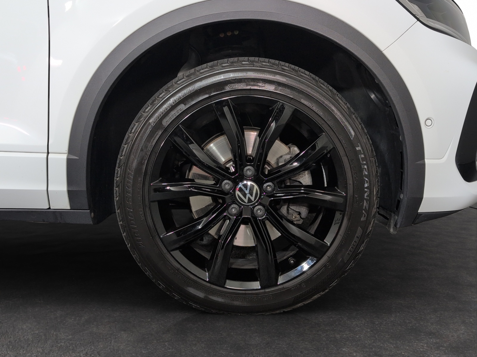 VW T-Roc 2.0 TSI R-Line DSG 4Motion-image-4