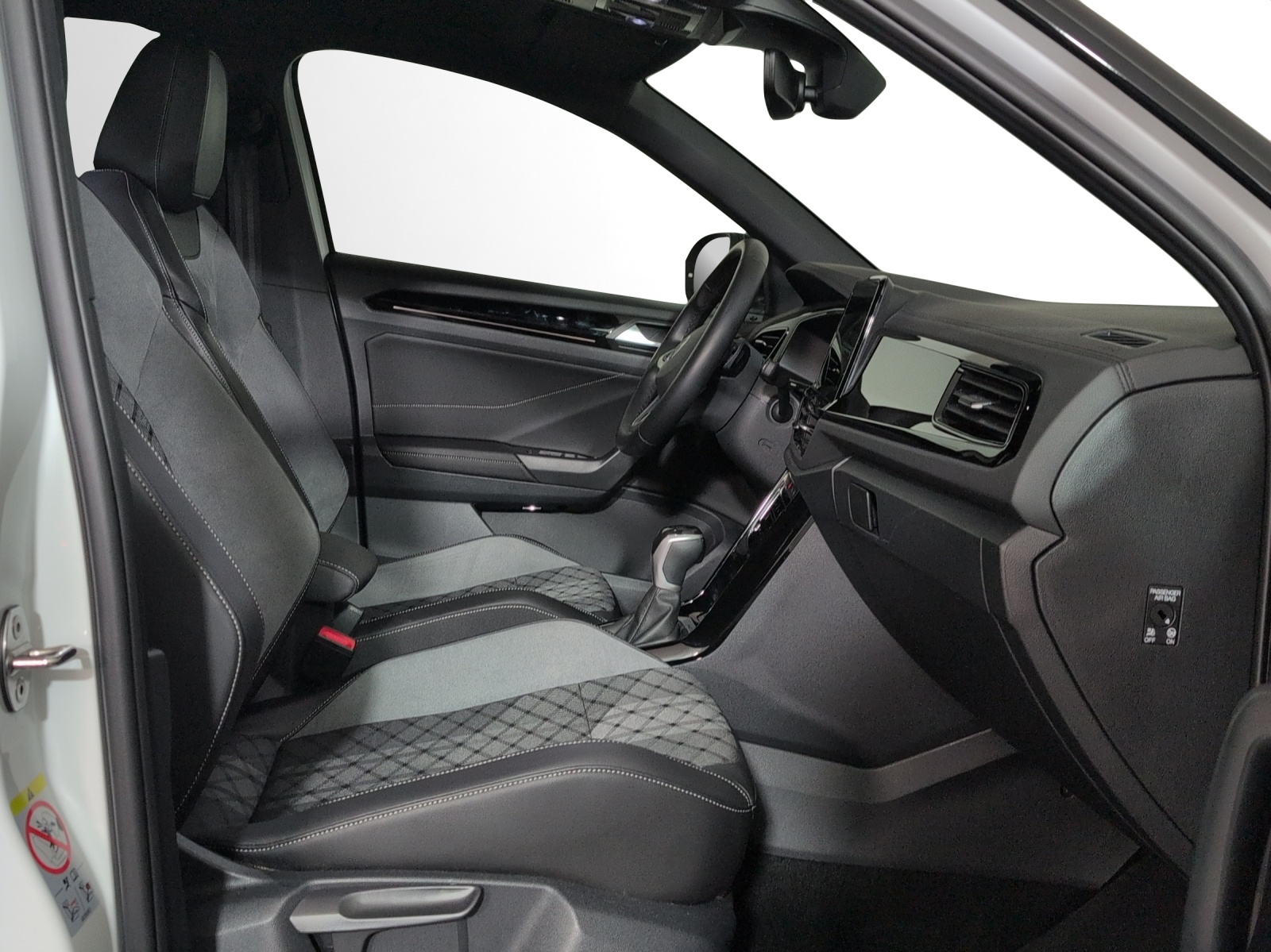 VW T-Roc 2.0 TSI R-Line DSG 4Motion-image-6