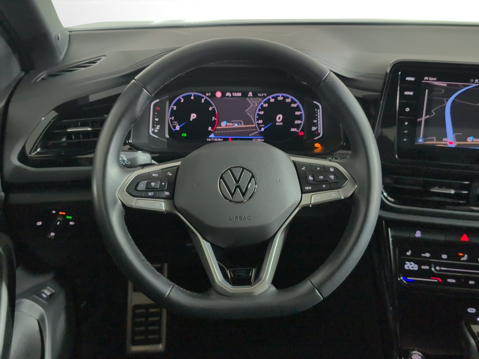 VW T-Roc 2.0 TSI R-Line DSG 4Motion-image-11