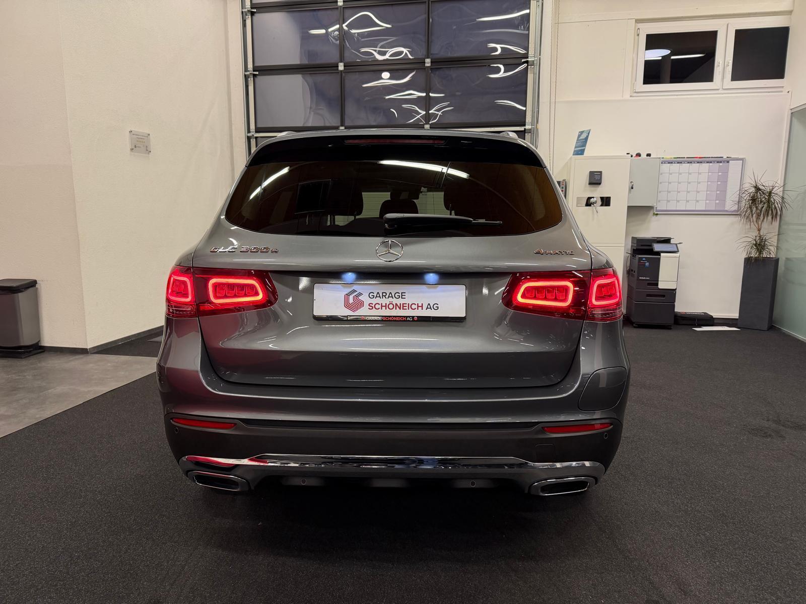 MERCEDES-BENZ GLC 300 e 4m-image-5