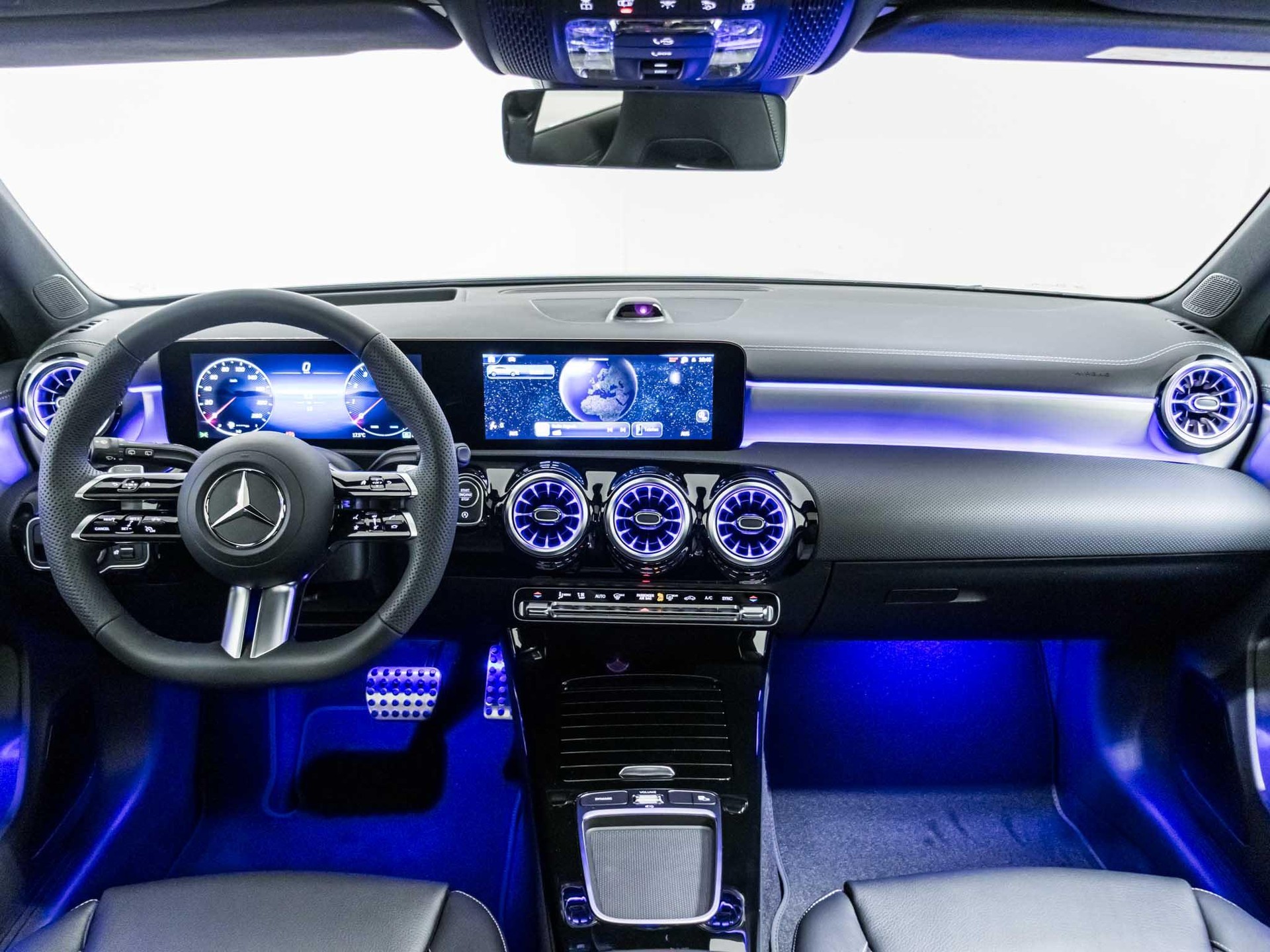 MERCEDES-BENZ A 250 4MATIC-image-11