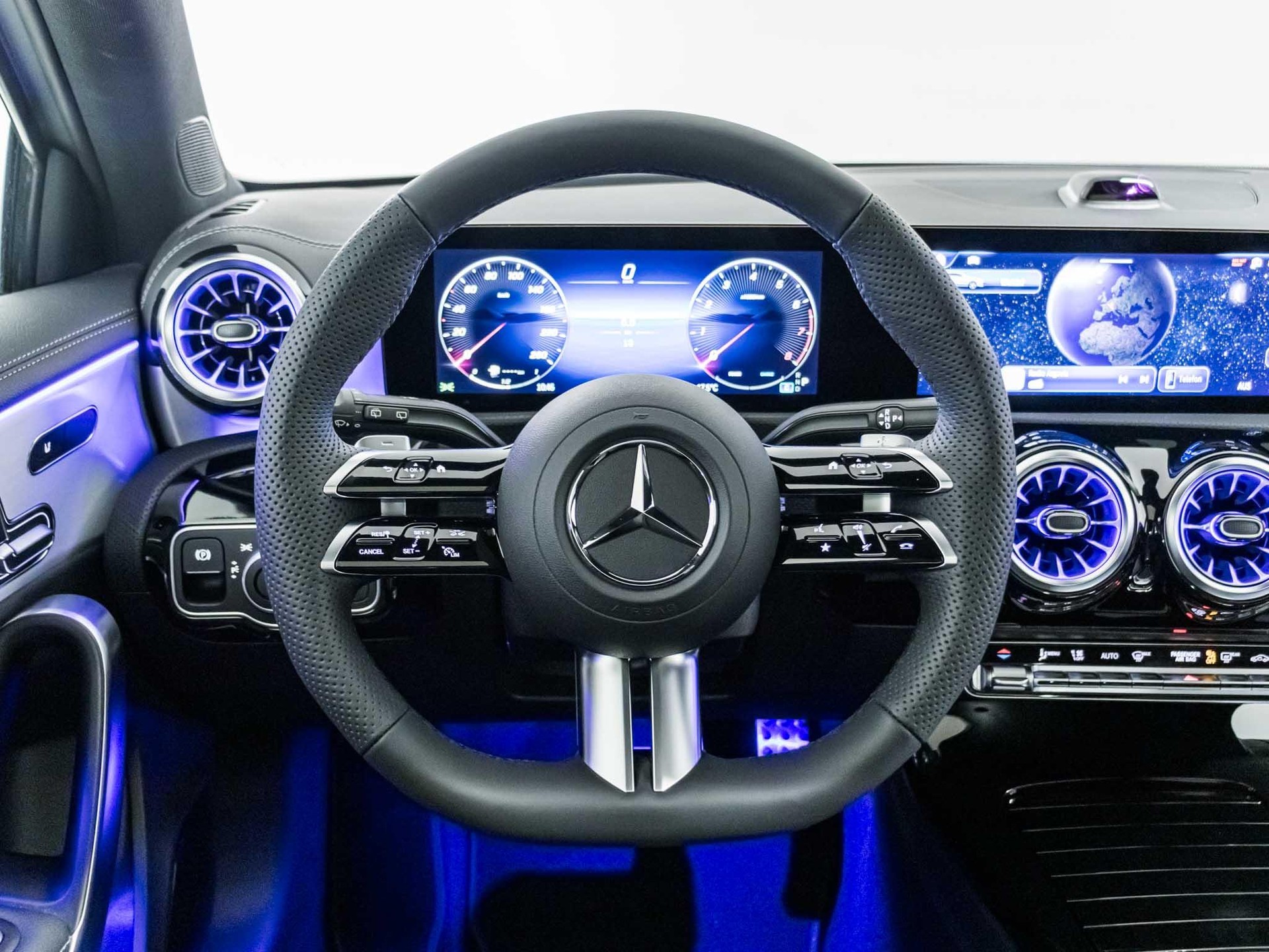 MERCEDES-BENZ A 250 4MATIC-image-10