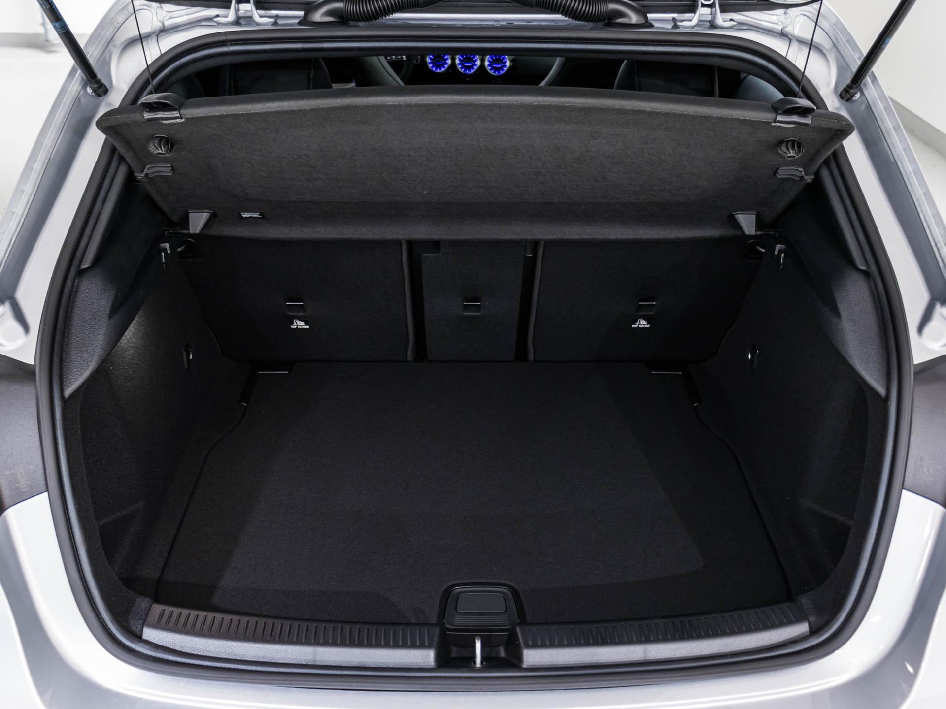 MERCEDES-BENZ A 250 4MATIC-image-13