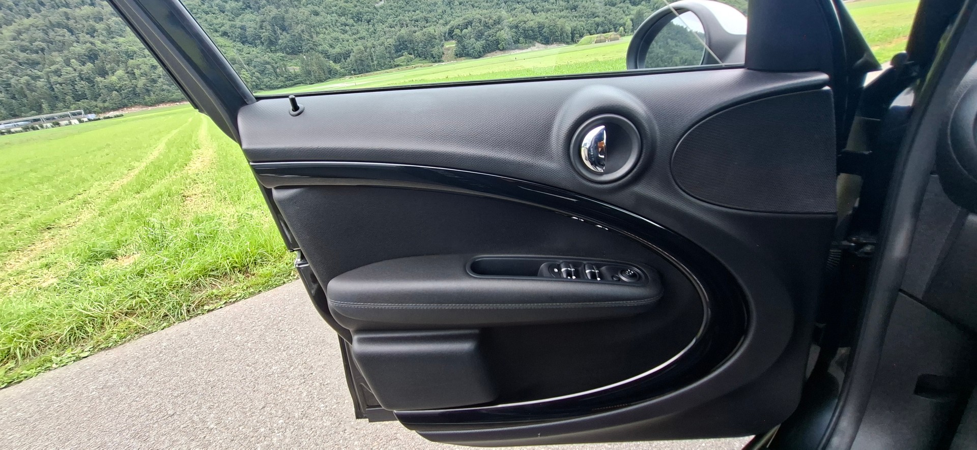 MINI Countryman Cooper D ALL4-image-8