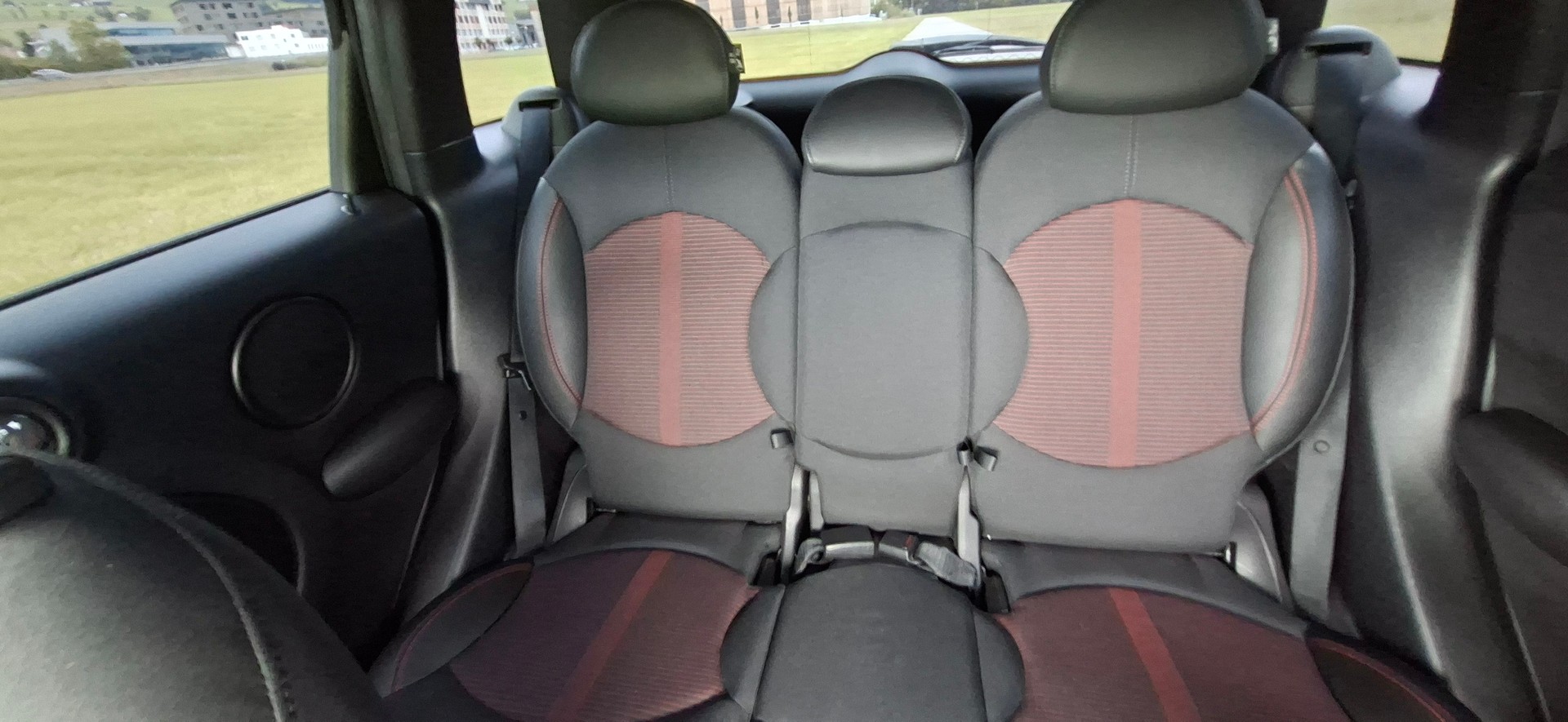 MINI Countryman Cooper D ALL4-image-9