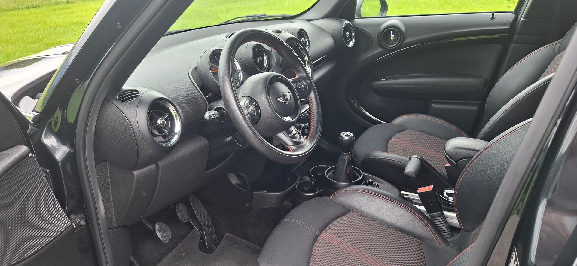 MINI Countryman Cooper D ALL4-image-5