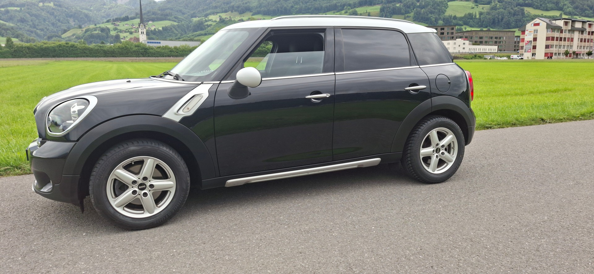 MINI Countryman Cooper D ALL4-image-3