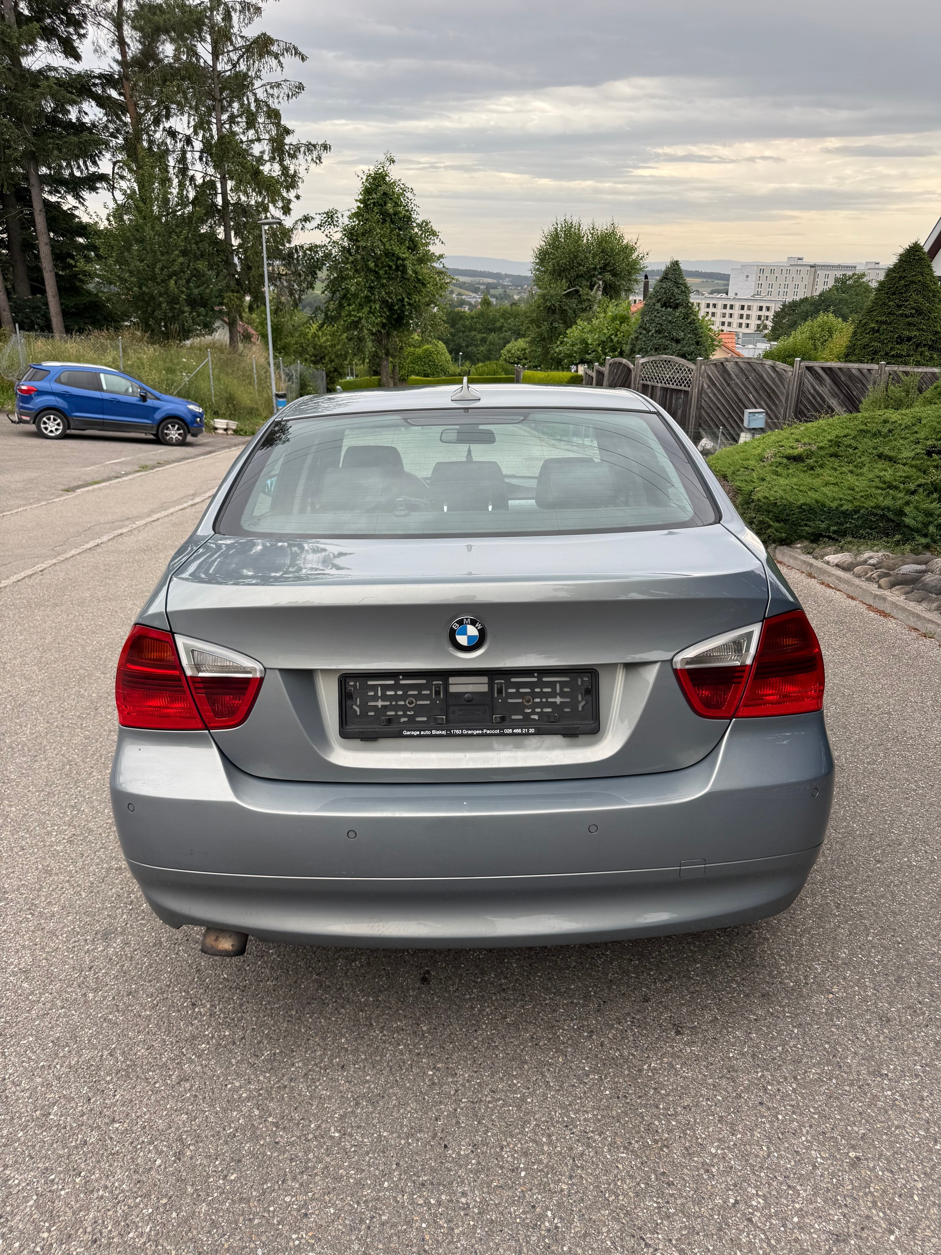 BMW 320d-image-5