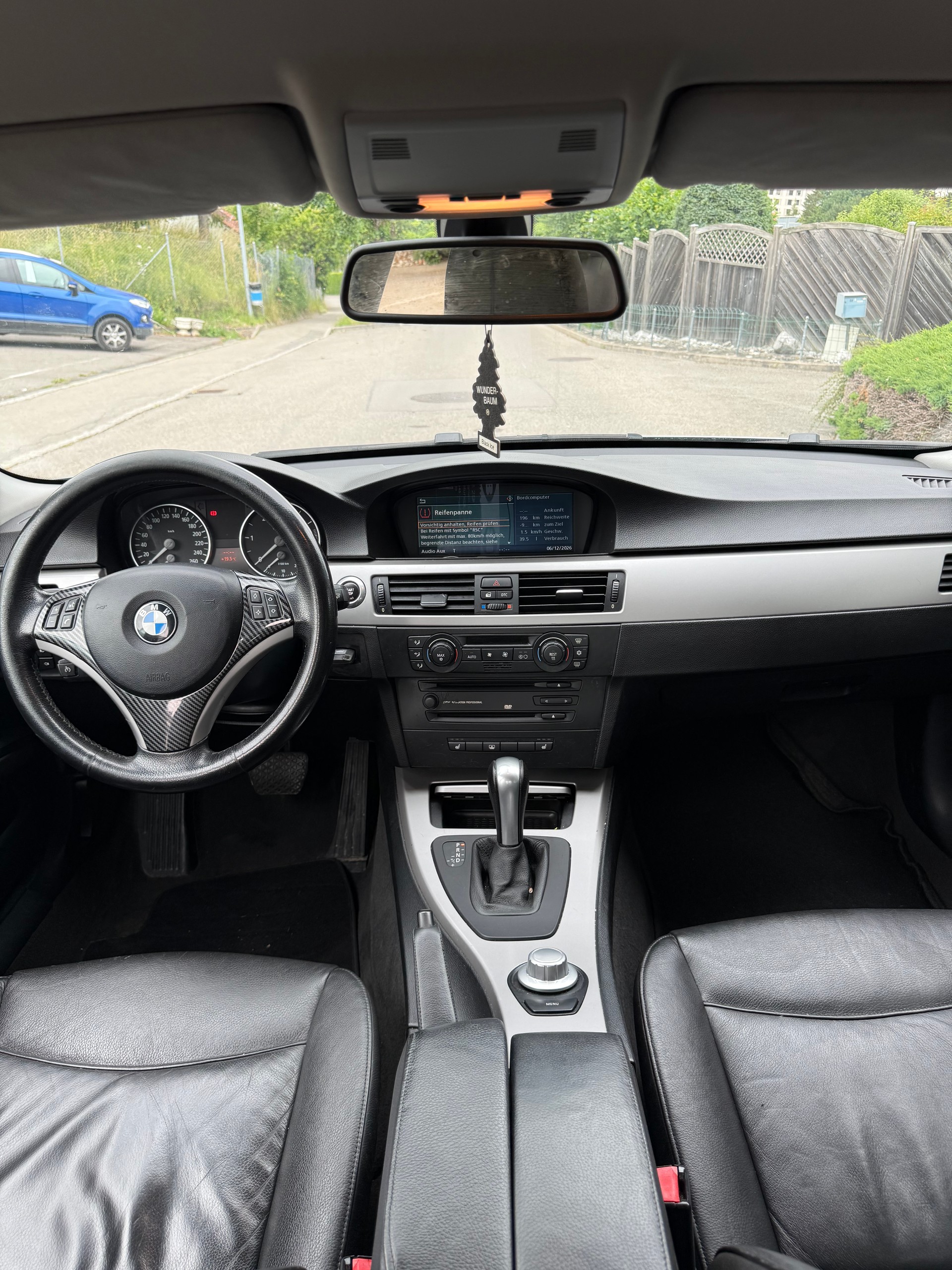 BMW 320d-image-6
