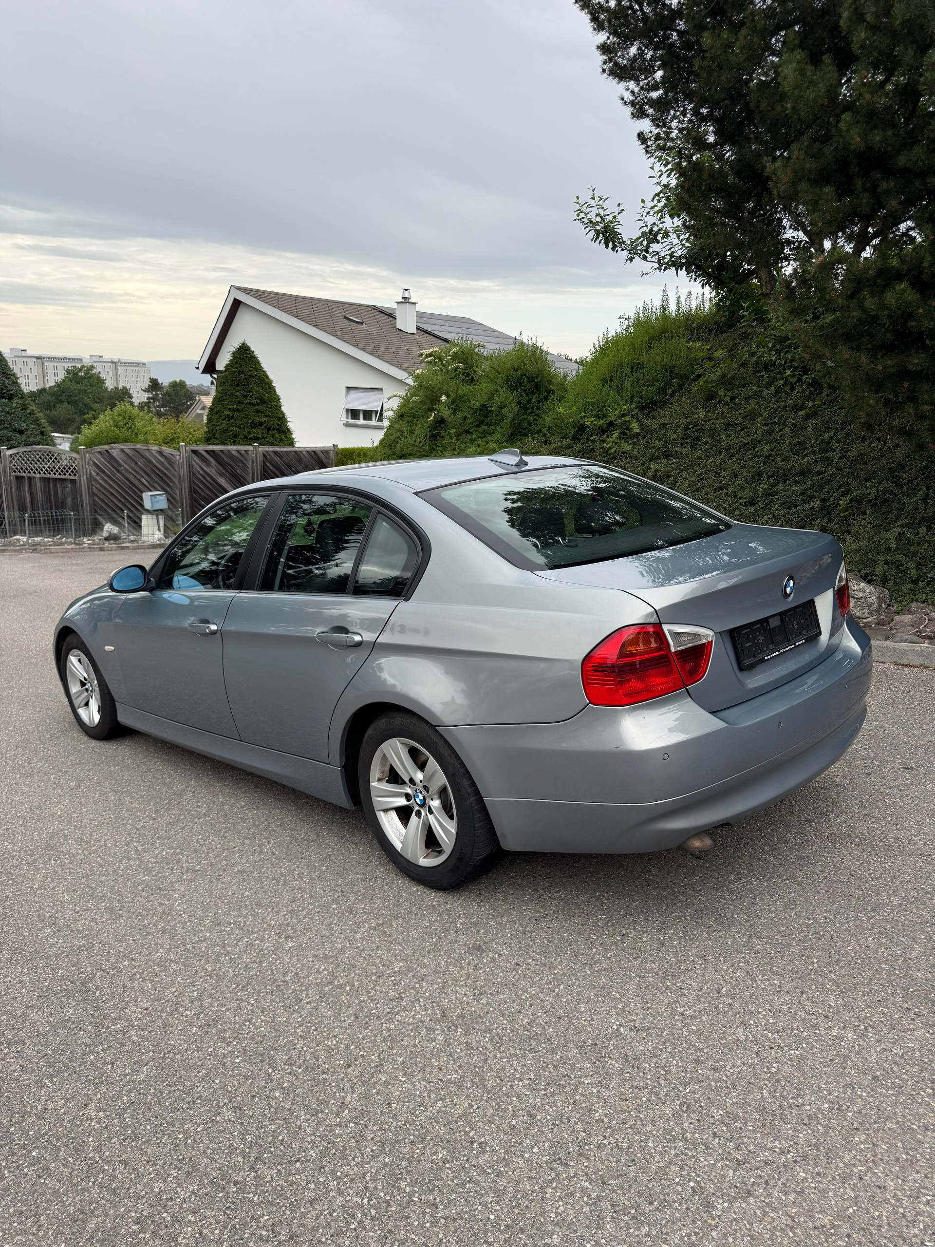 BMW 320d-image-3