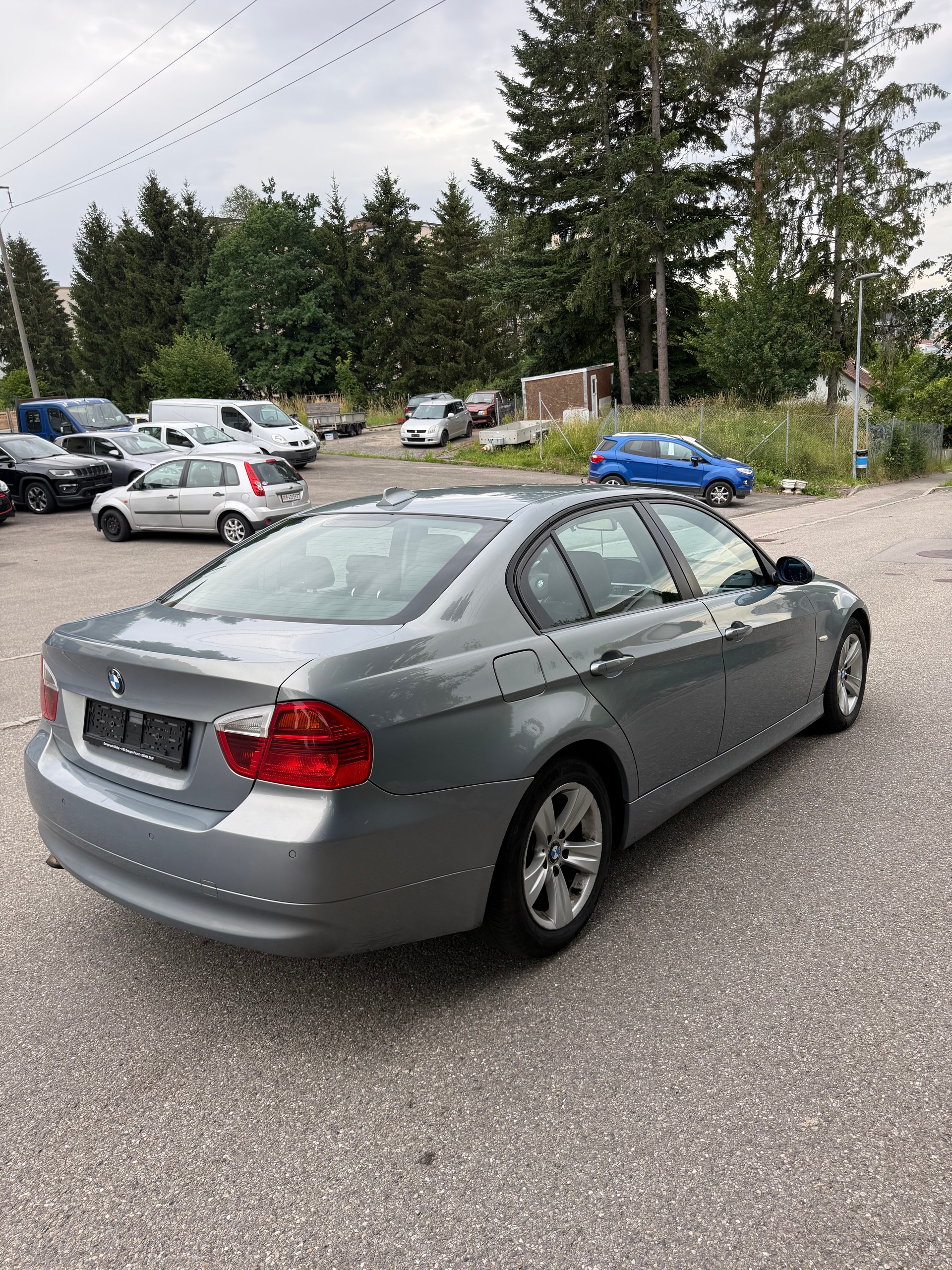 BMW 320d-image-4