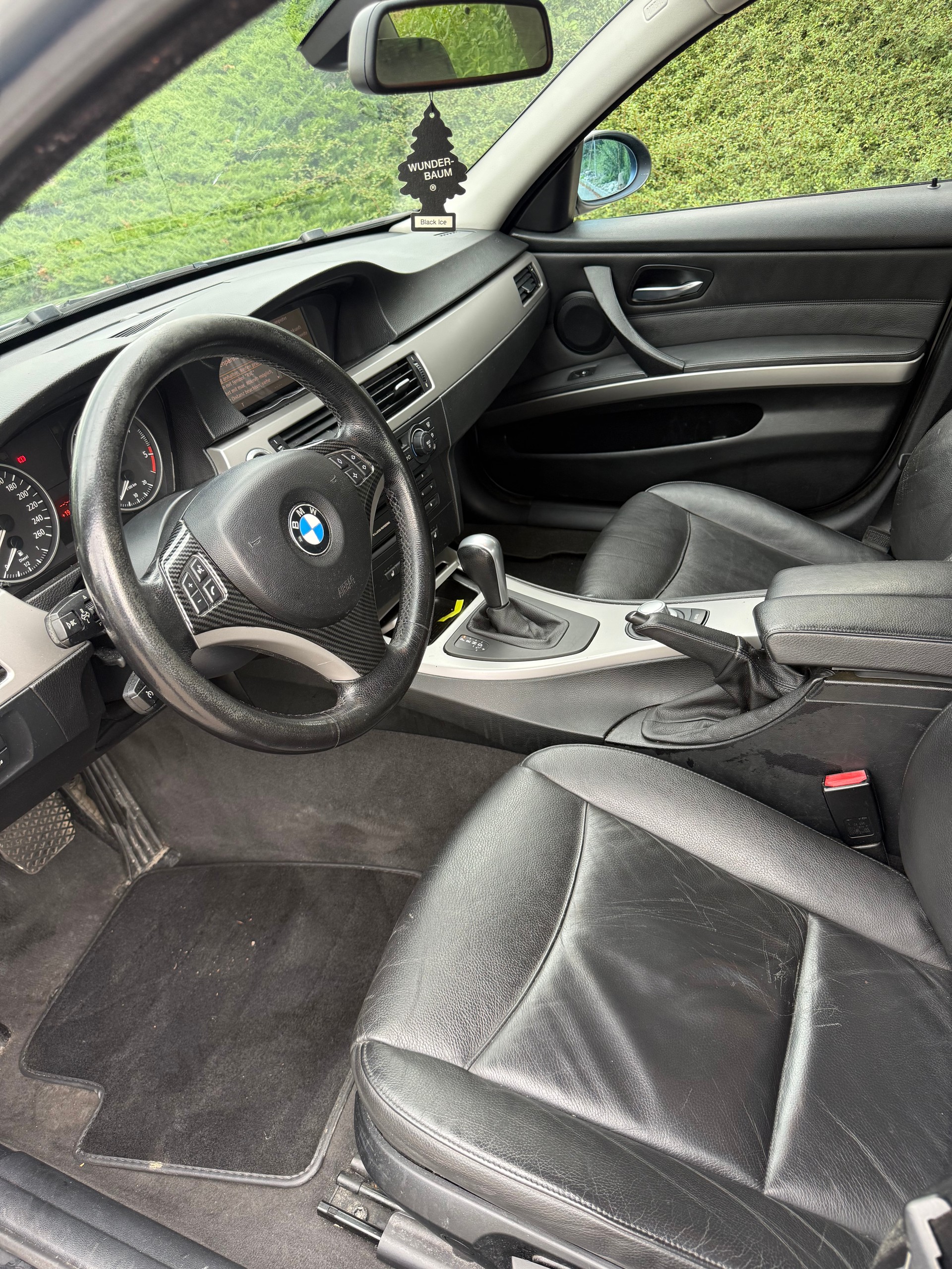 BMW 320d-image-7