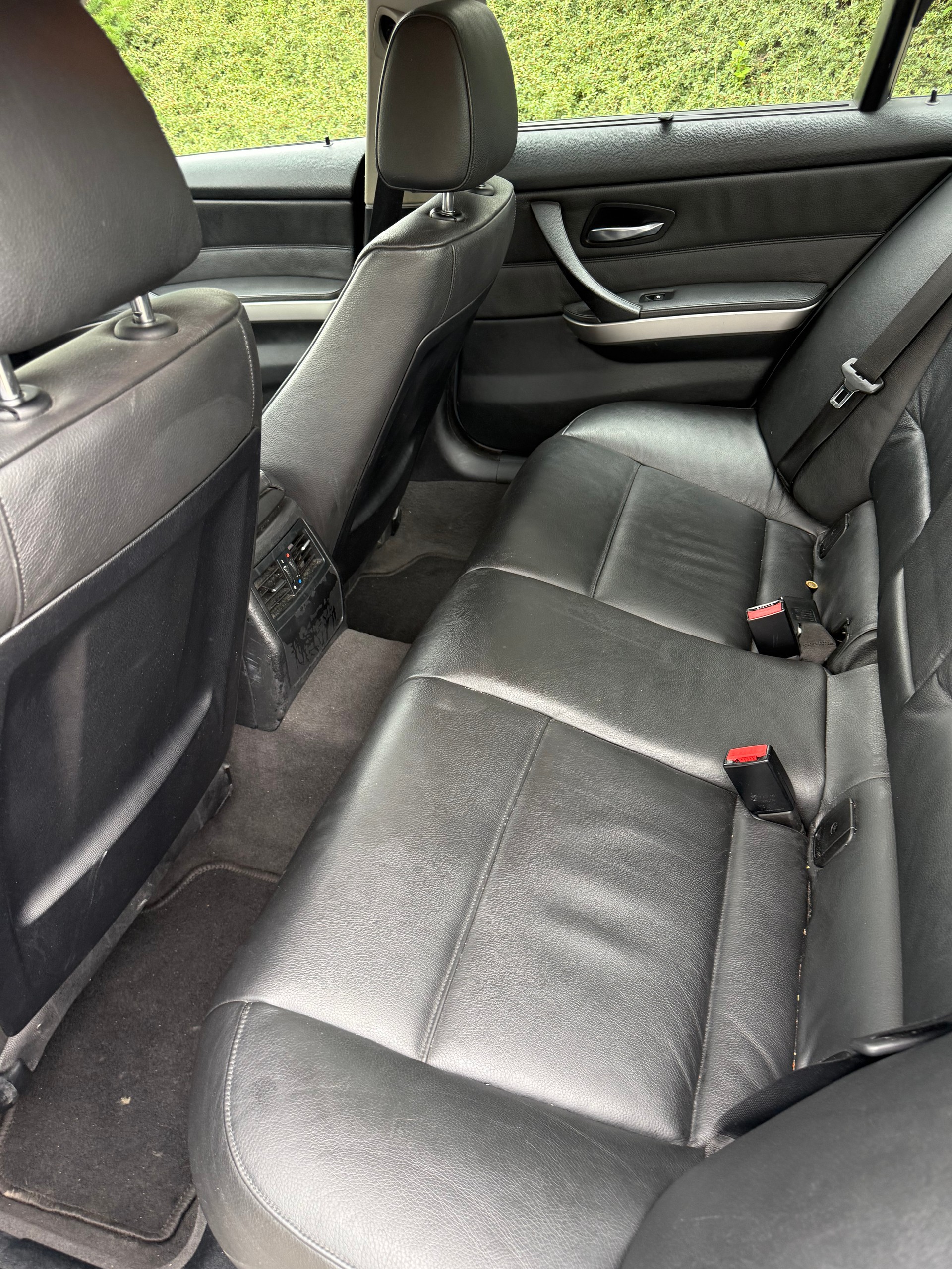 BMW 320d-image-8