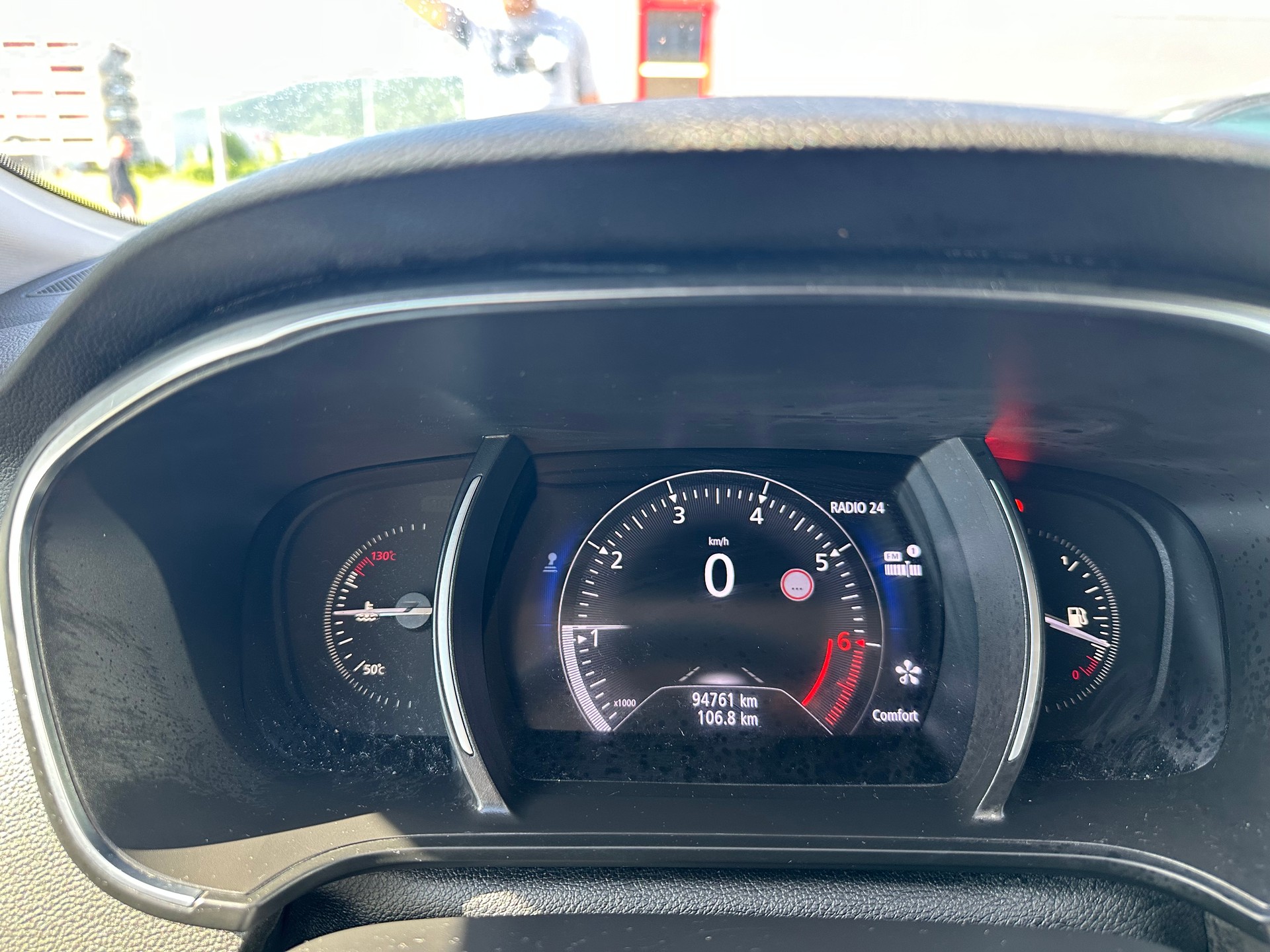 RENAULT Mégane Grandtour 1.2 16V Turbo GT Line-image-15