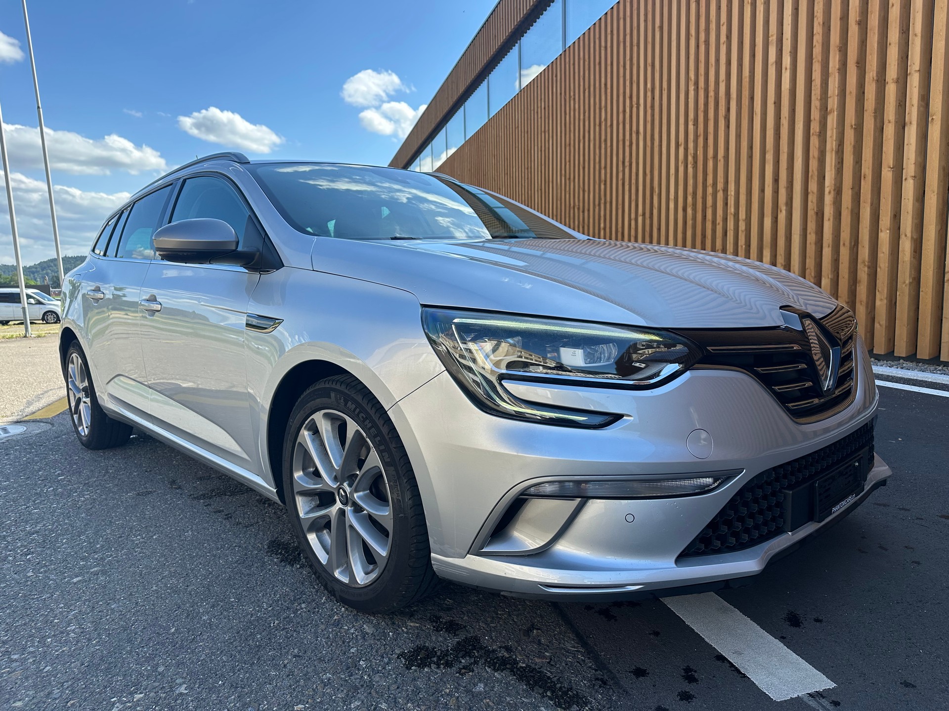 RENAULT Mégane Grandtour 1.2 16V Turbo GT Line-image-6