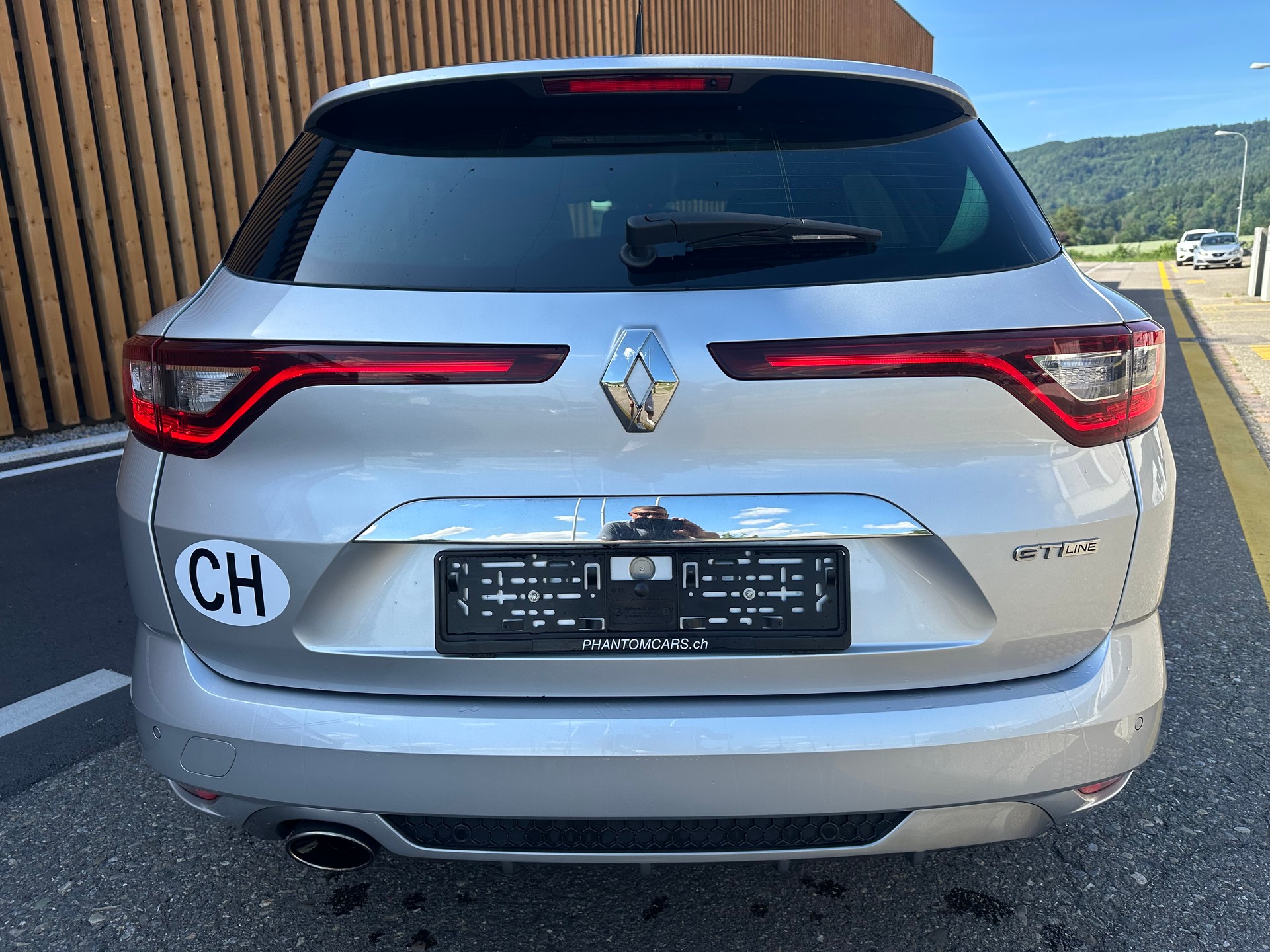 RENAULT Mégane Grandtour 1.2 16V Turbo GT Line-image-3