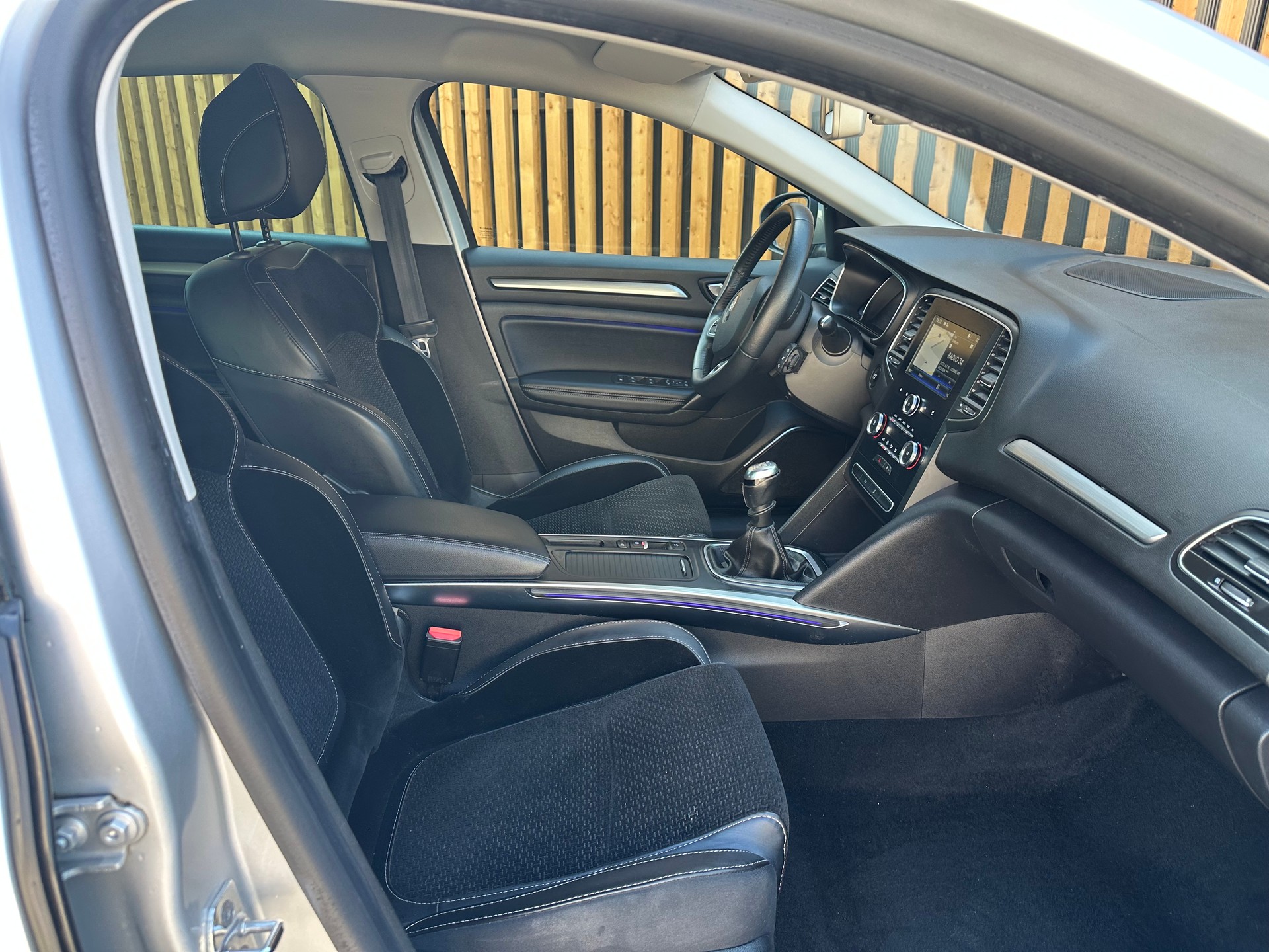 RENAULT Mégane Grandtour 1.2 16V Turbo GT Line-image-11