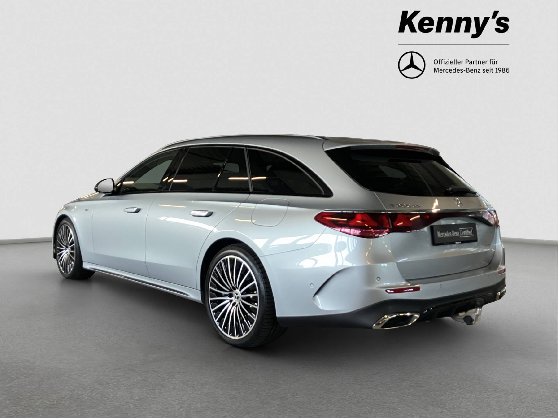 MERCEDES-BENZ E 300 de AMG Line 4matic Kombi-image-3