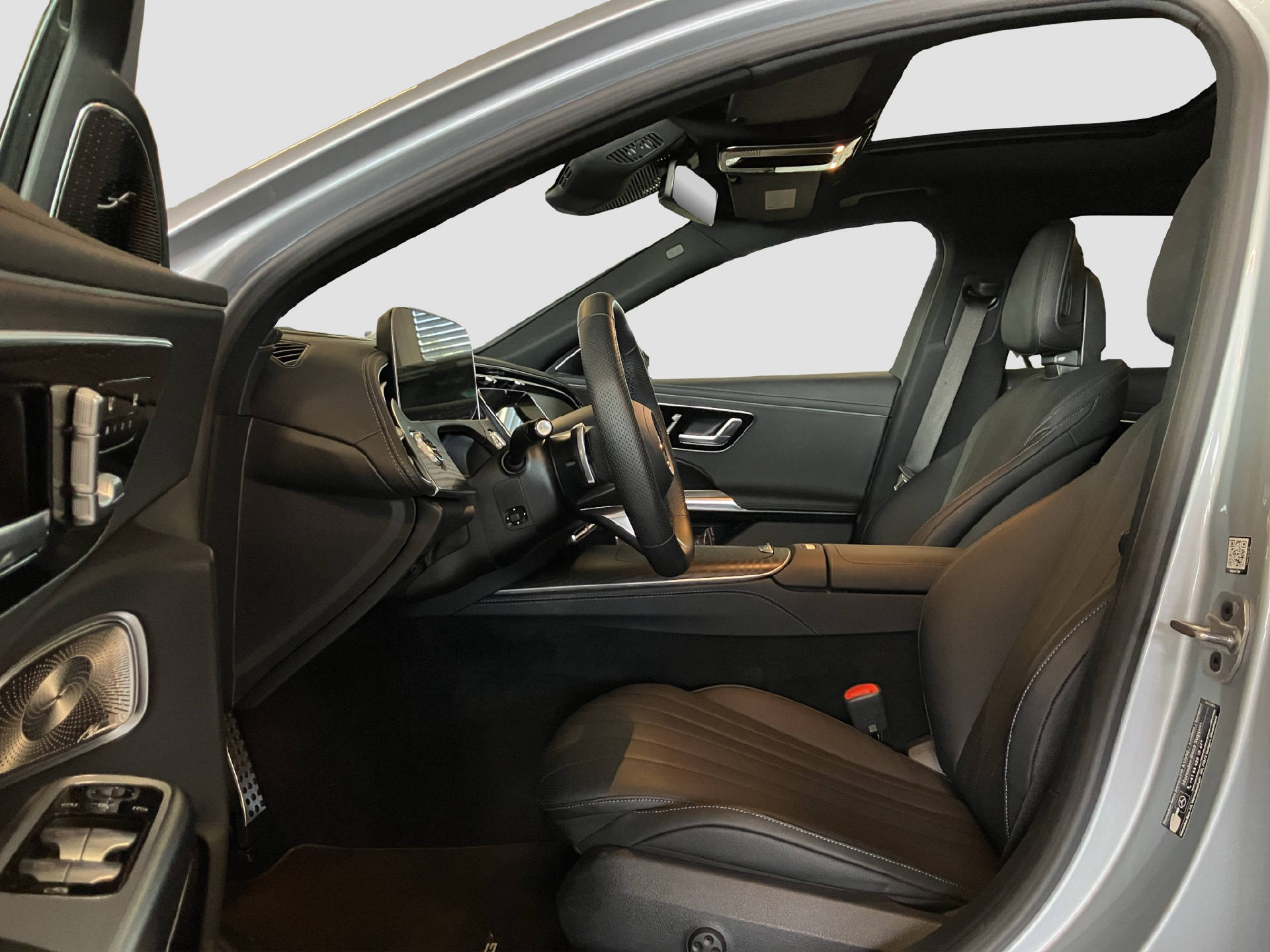 MERCEDES-BENZ E 300 de AMG Line 4matic Kombi-image-6
