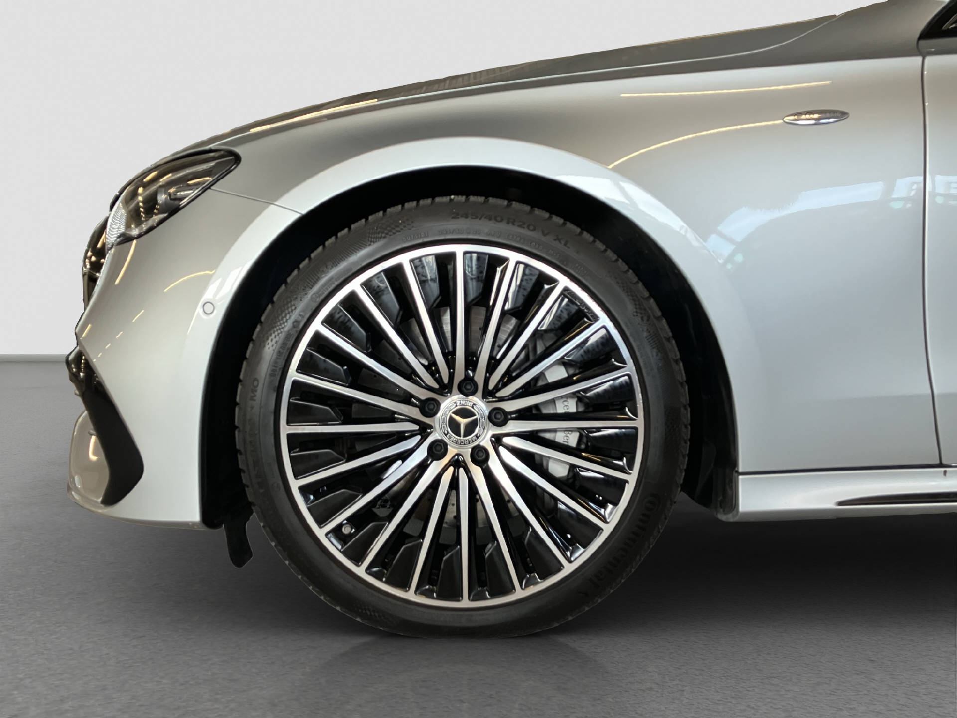 MERCEDES-BENZ E 300 de AMG Line 4matic Kombi-image-5