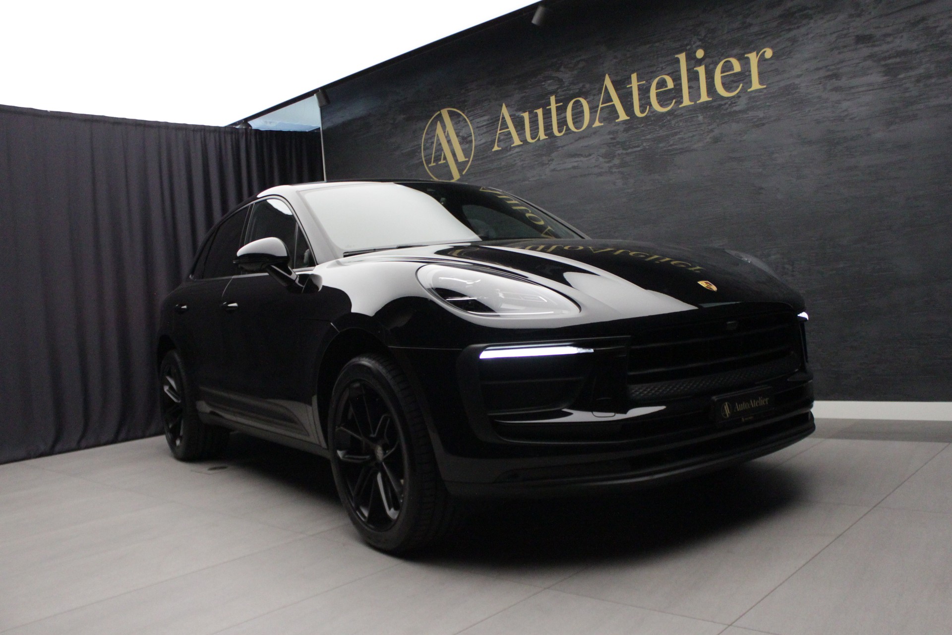 PORSCHE Macan PDK-image-3