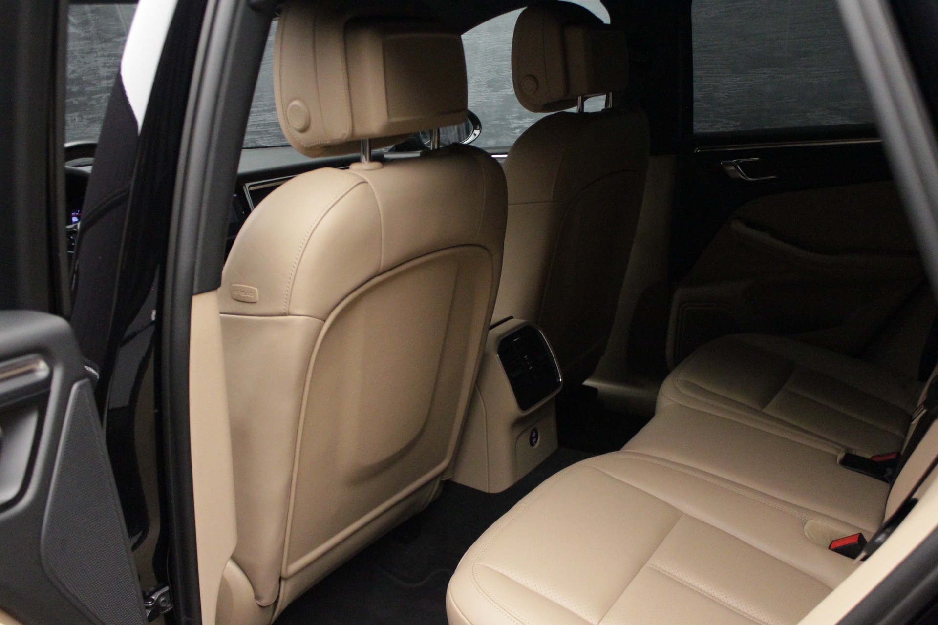 PORSCHE Macan PDK-image-17