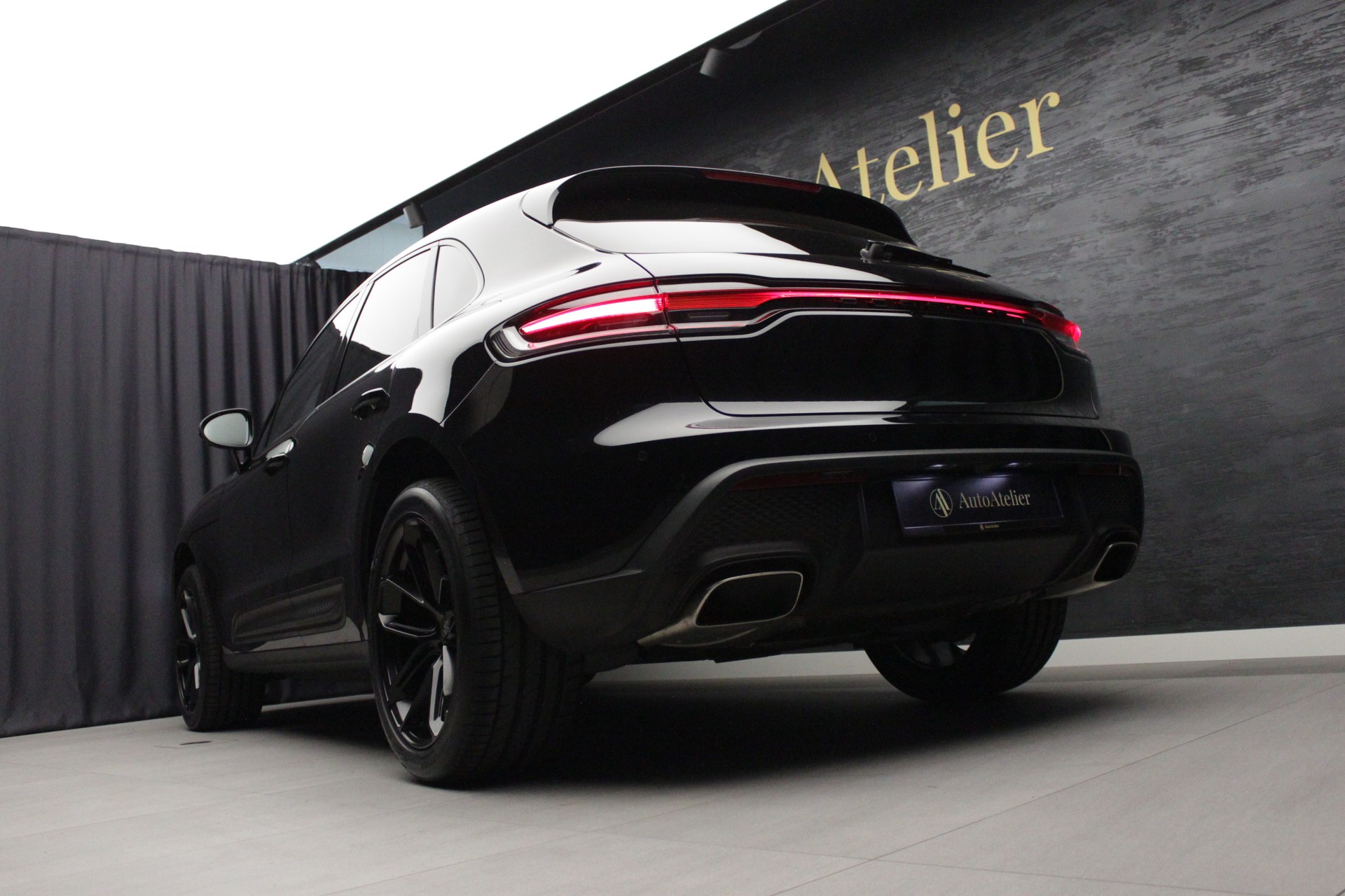 PORSCHE Macan PDK-image-12