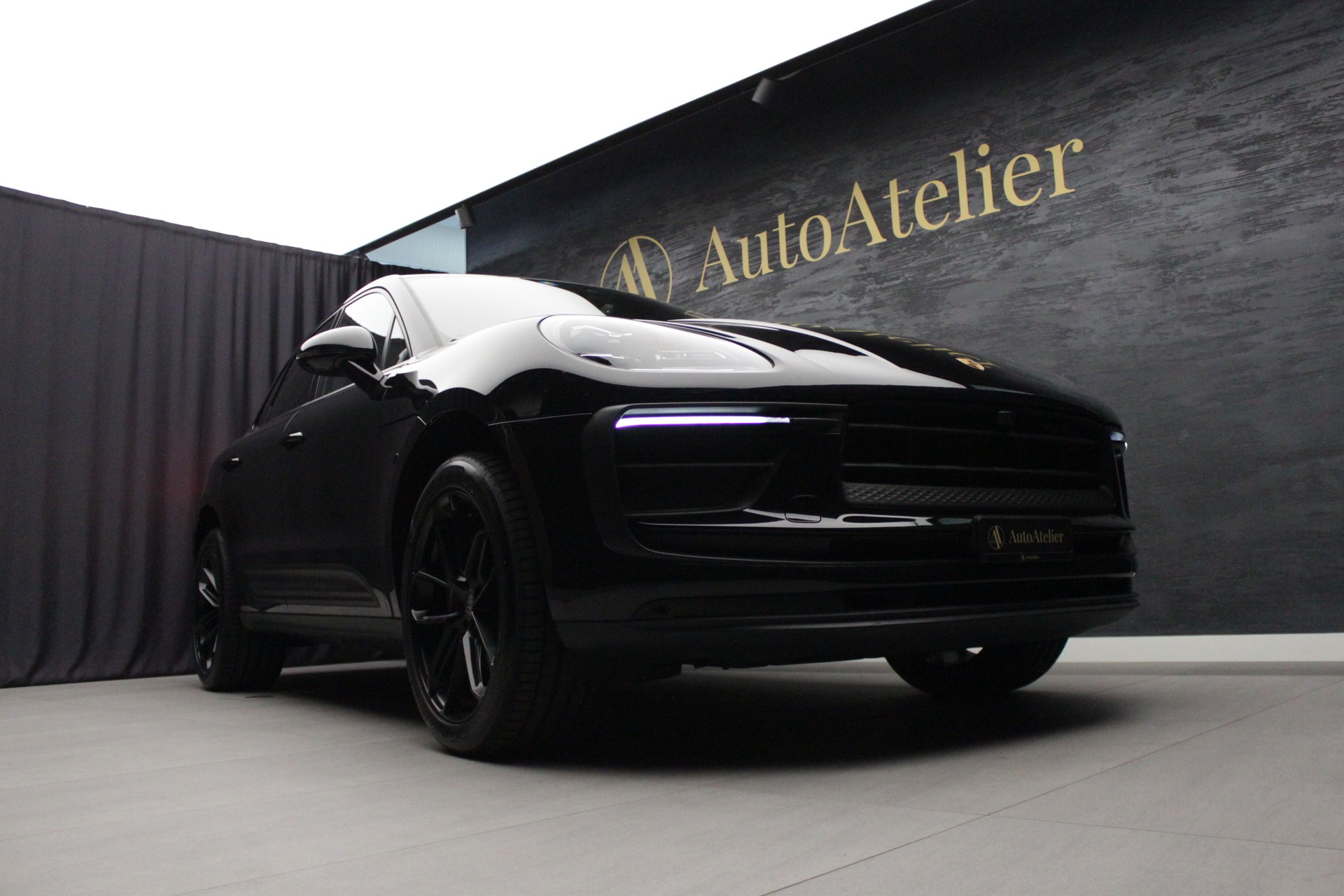 PORSCHE Macan PDK-image-4