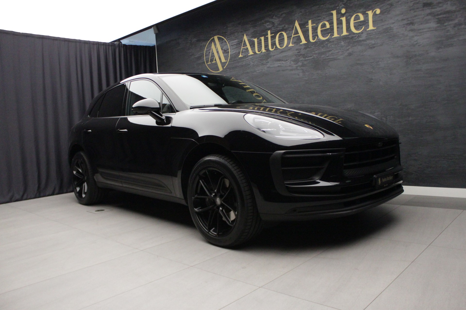 PORSCHE Macan PDK-image-2