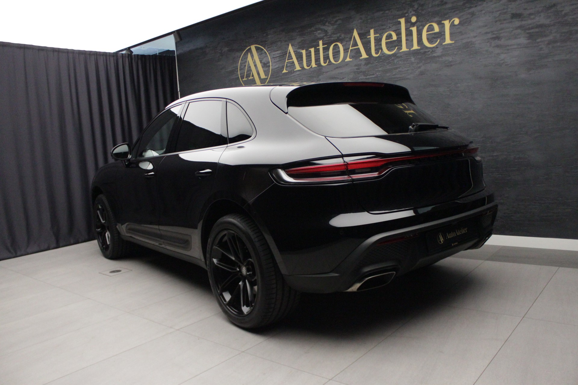 PORSCHE Macan PDK-image-11