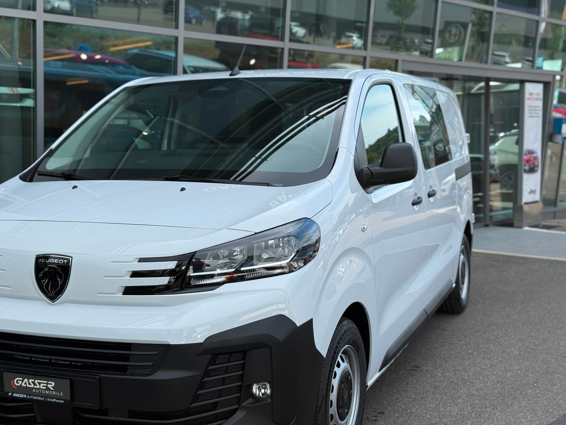 PEUGEOT Expert 1.5 BlueHDi 120 S&S Standard-showroom-element-2