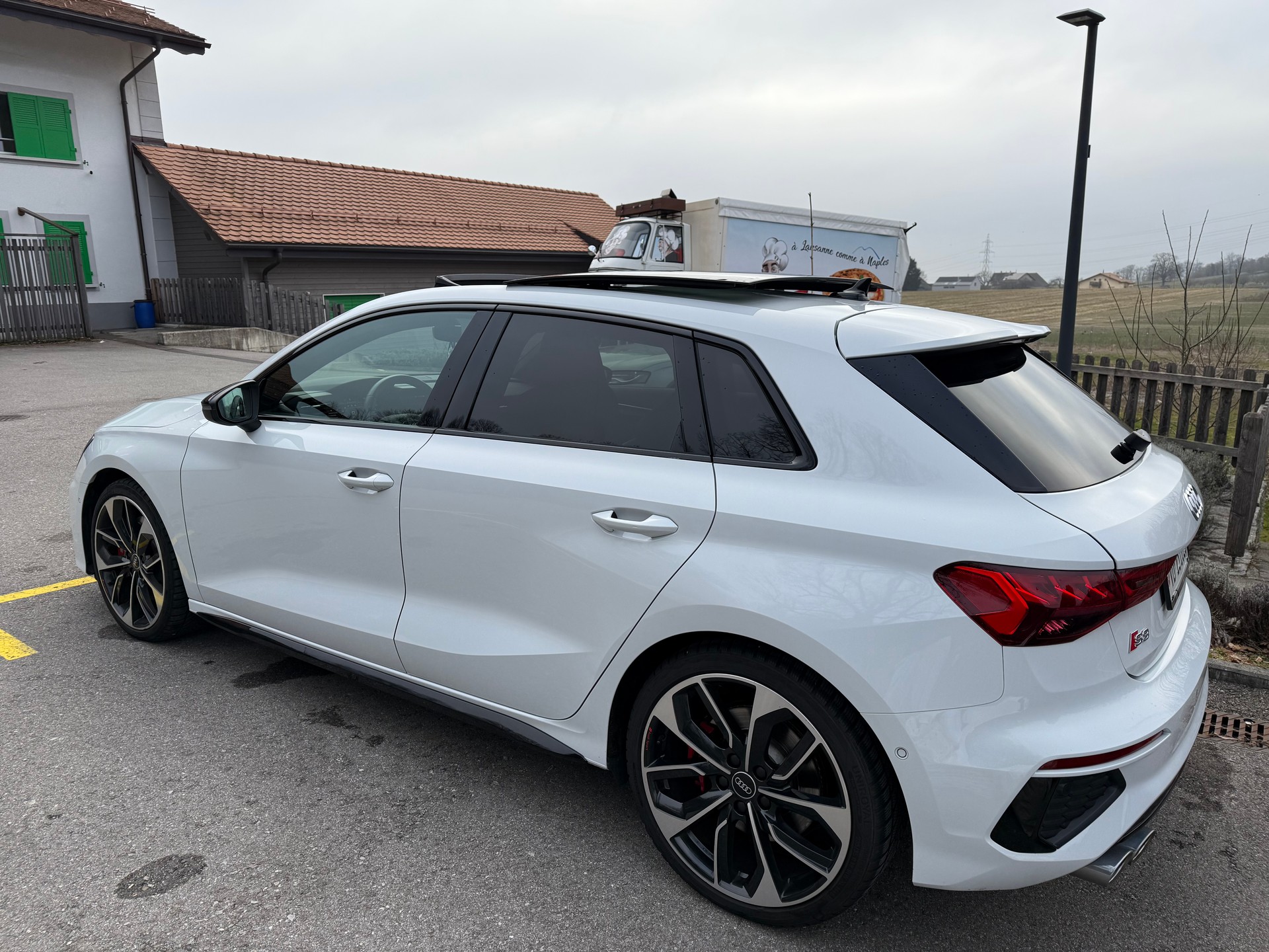 AUDI S3 2.0 TFSI quattro S-Tronic-image-1