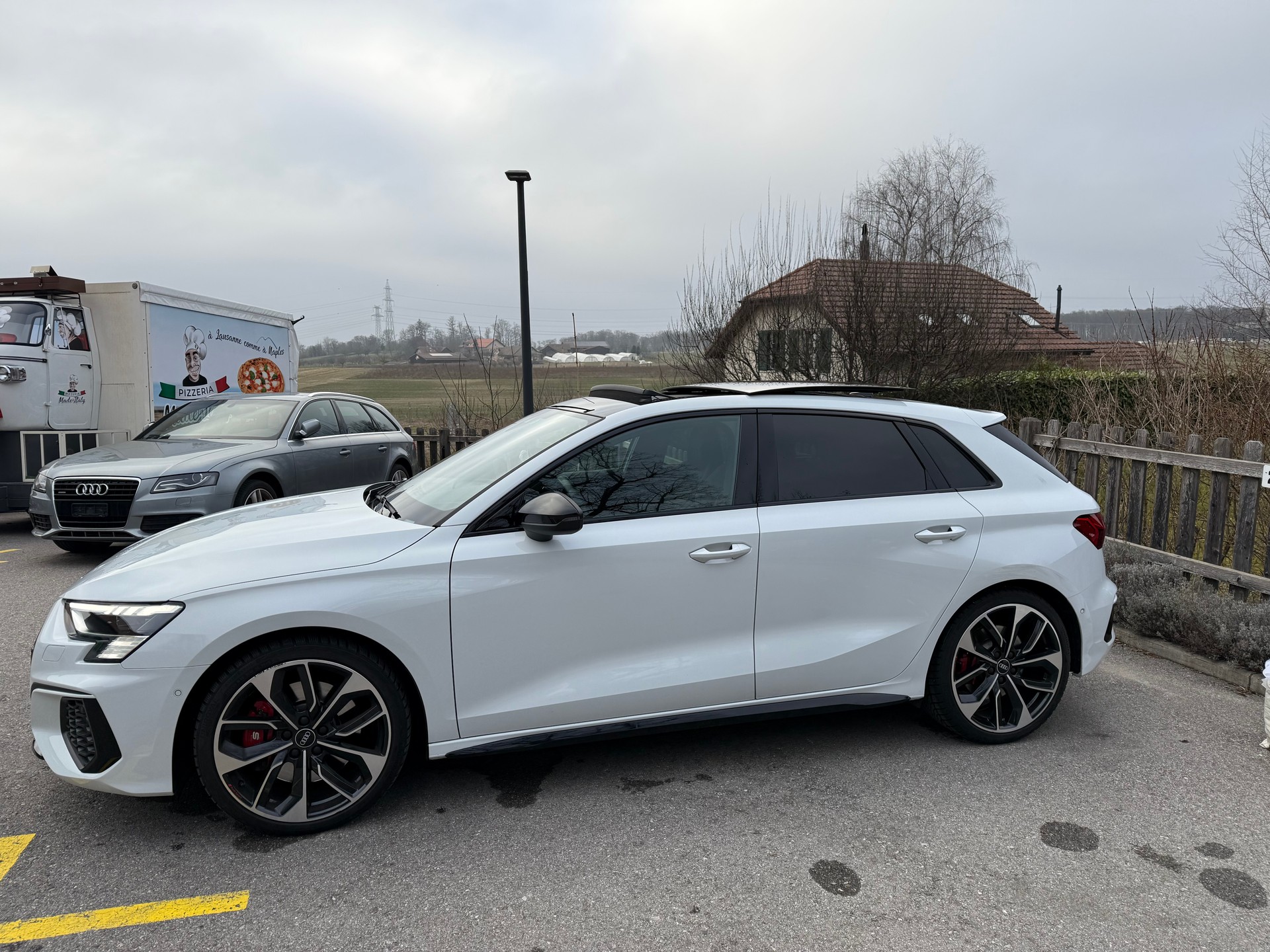 AUDI S3 2.0 TFSI quattro S-Tronic-image-3