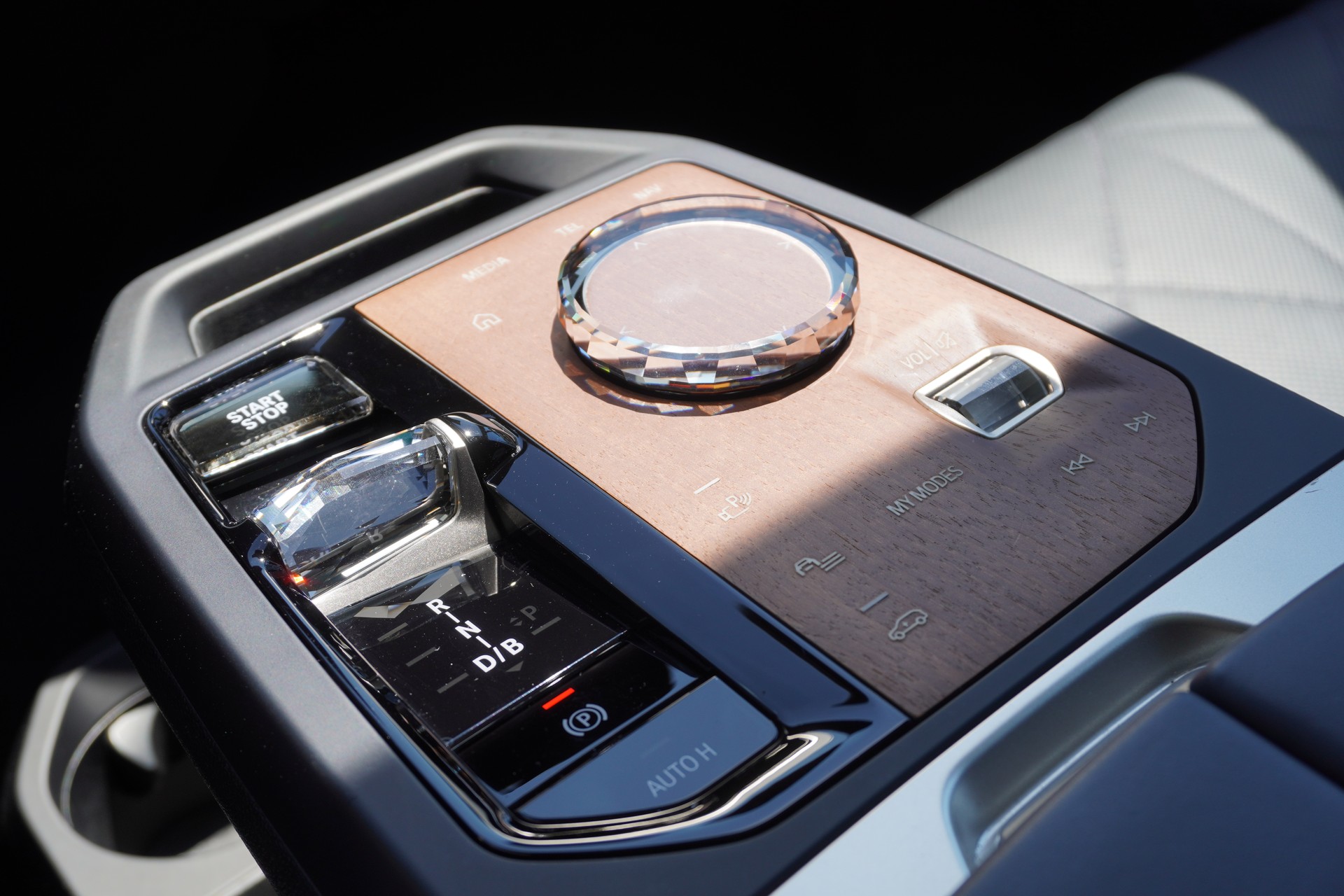 BMW iX M60-image-19