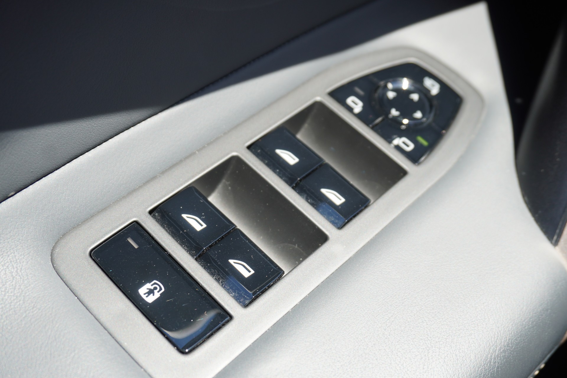 BMW iX M60-image-48
