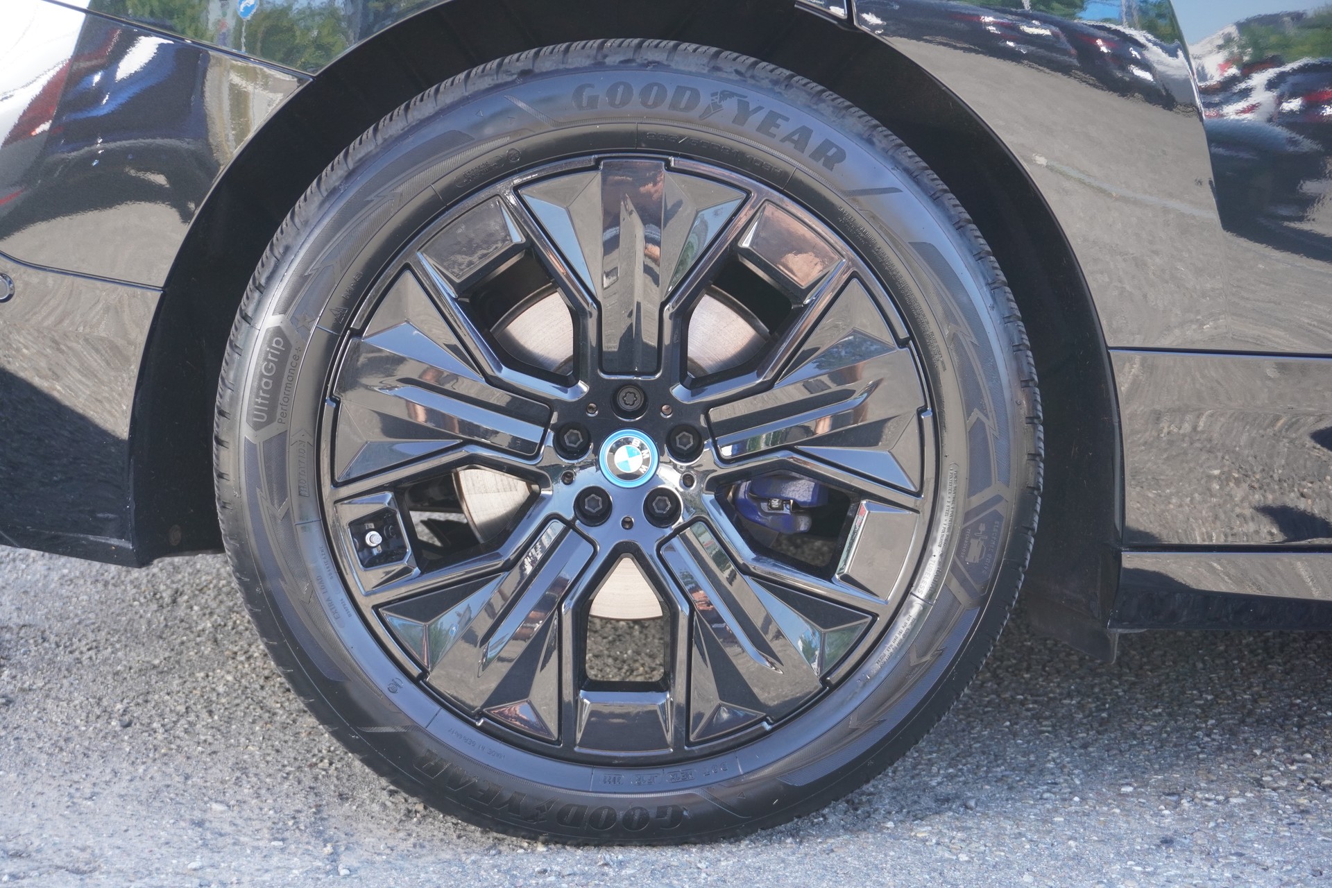 BMW iX M60-image-8