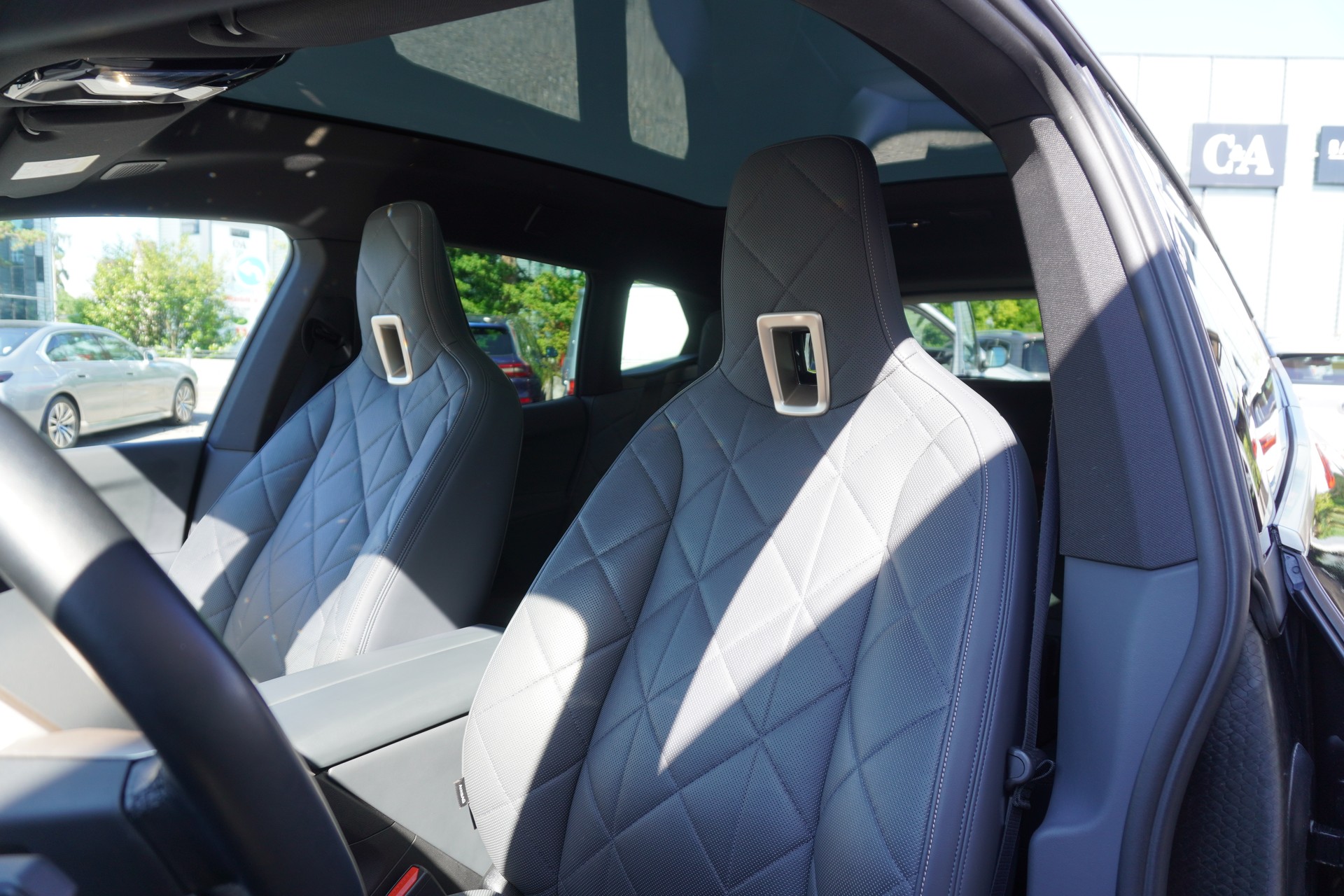 BMW iX M60-image-14